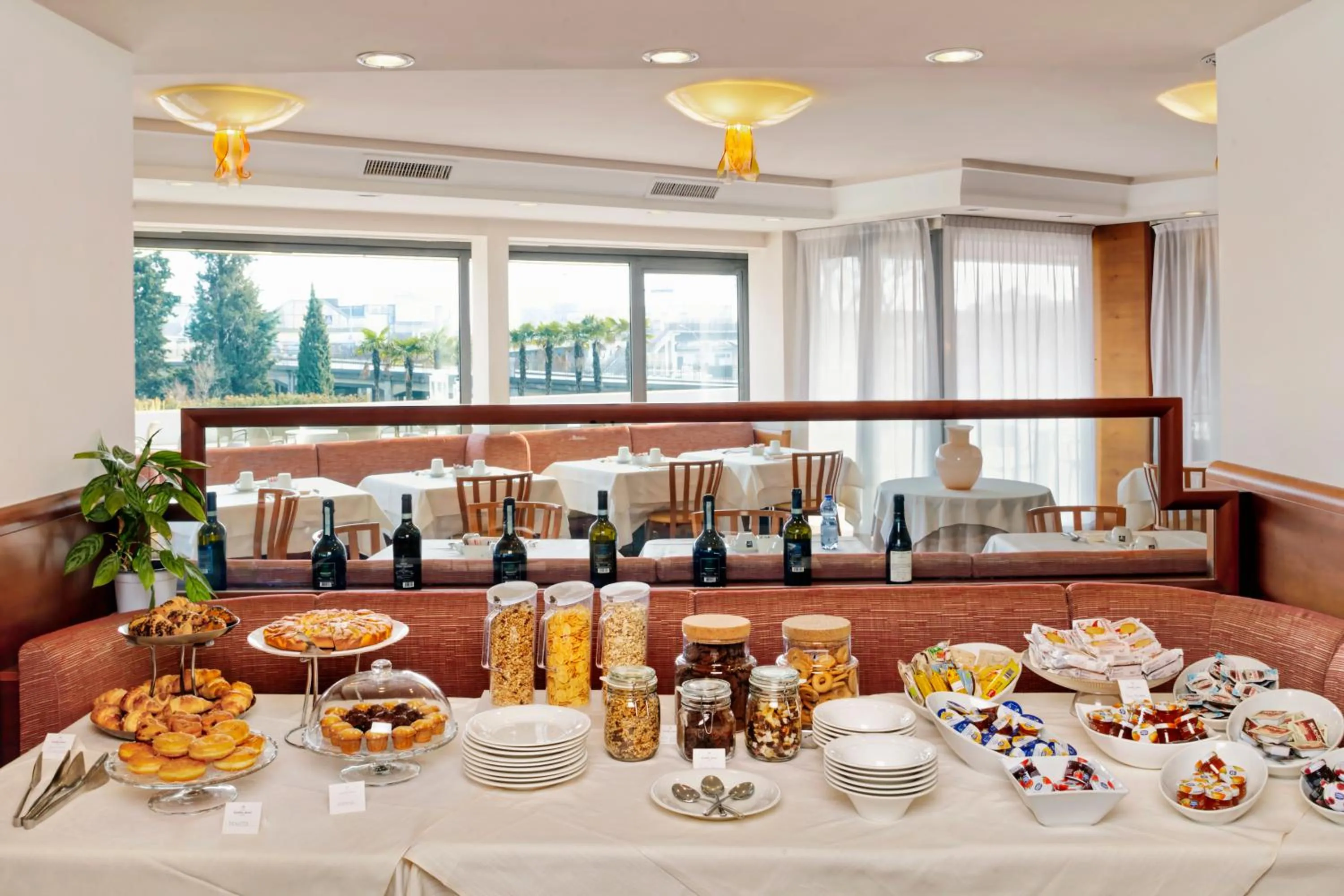 Breakfast in Porta Altinia Suites