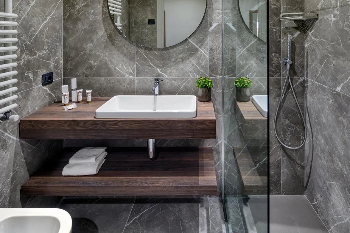 Shower in Porta Altinia Suites