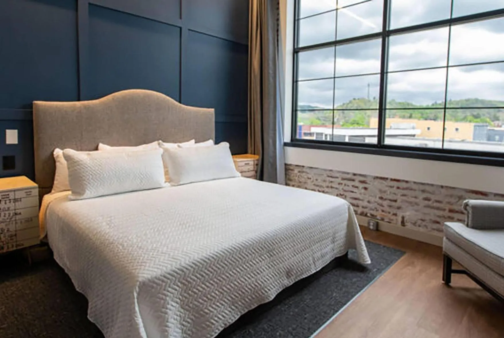 Photo of the whole room, Bed in The Schoolhouse Hotel, Trademark Collection by Wyndham