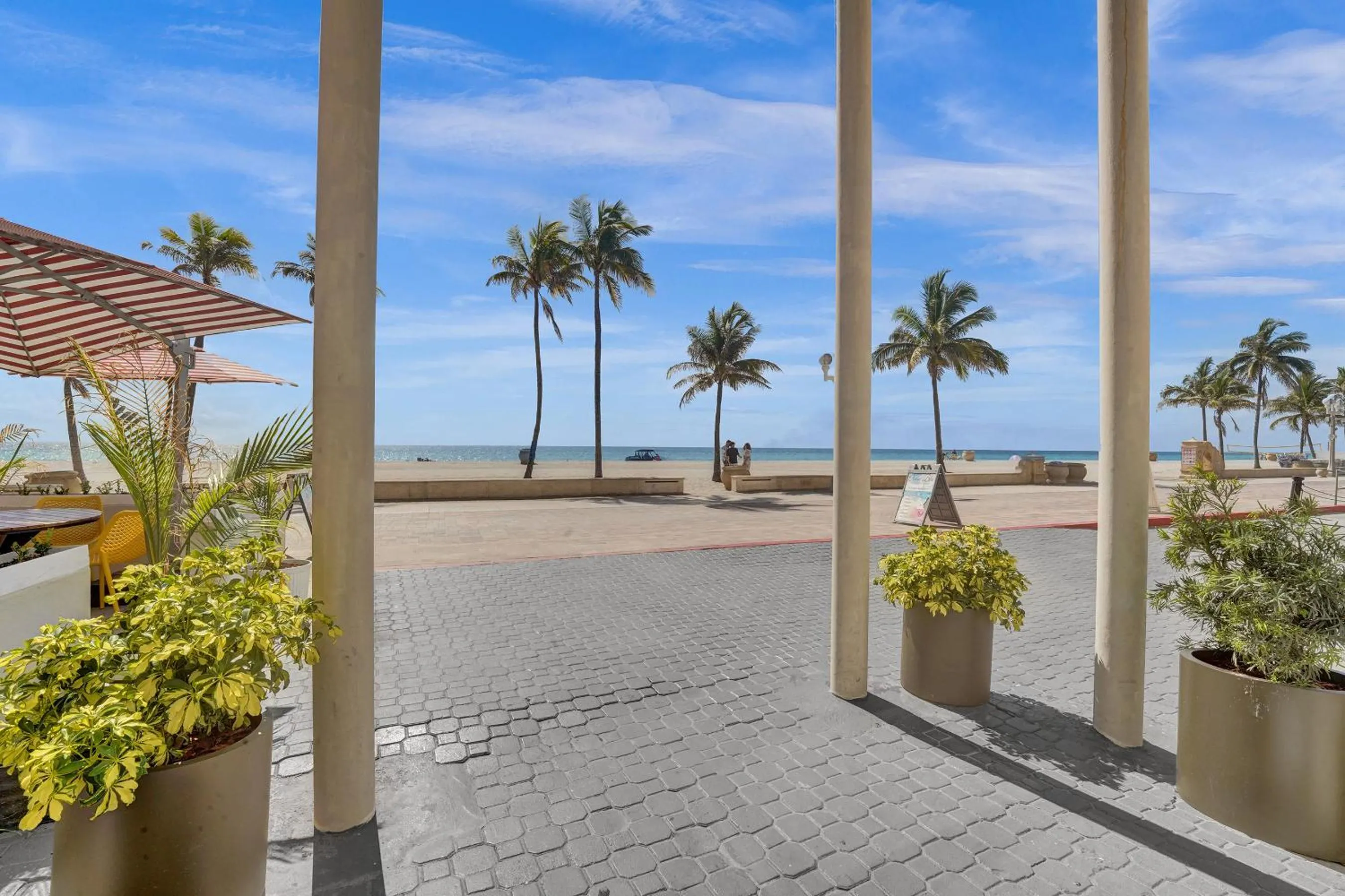 Facade/entrance in Hotel Sheldon