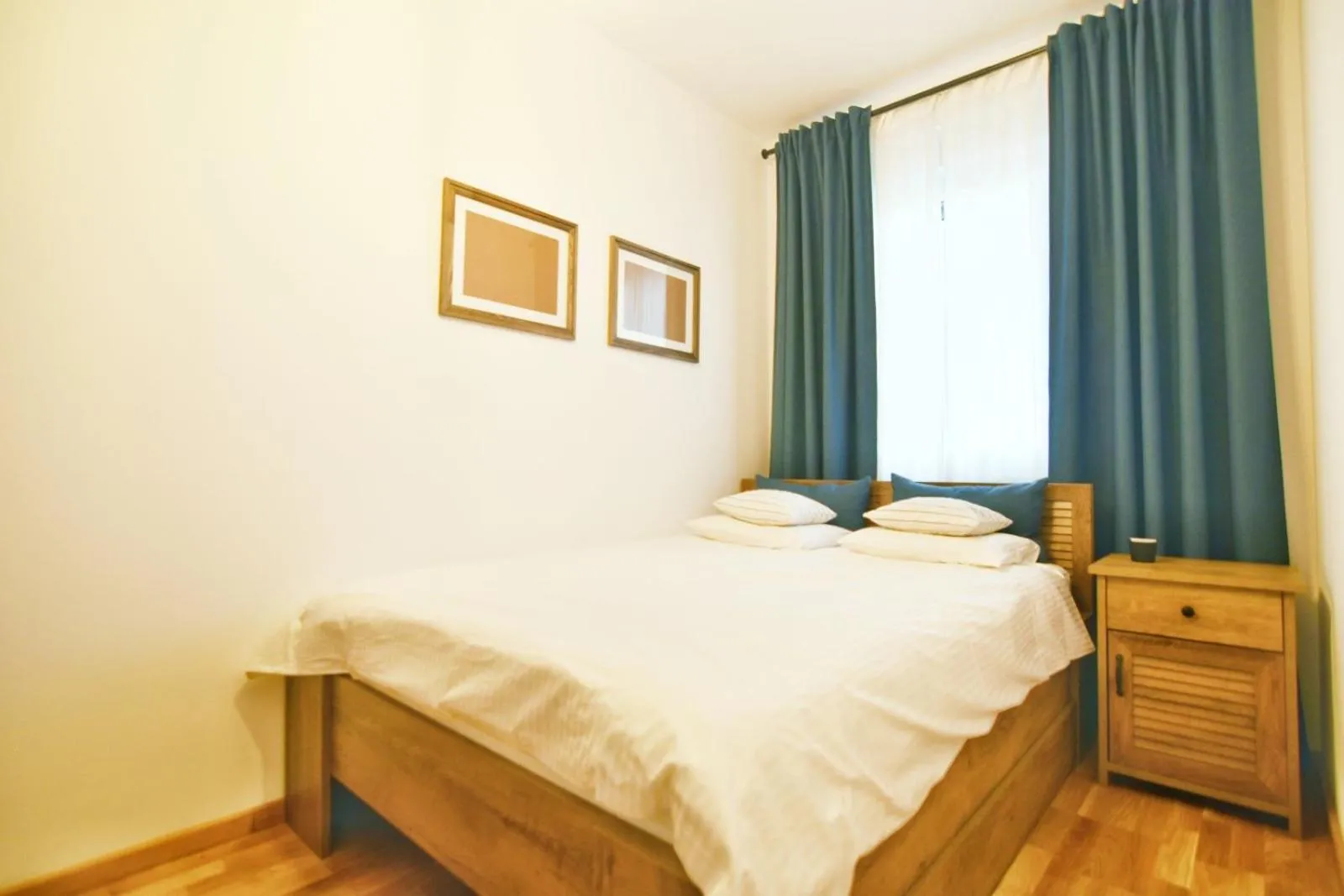 Regina Apartments with free parking