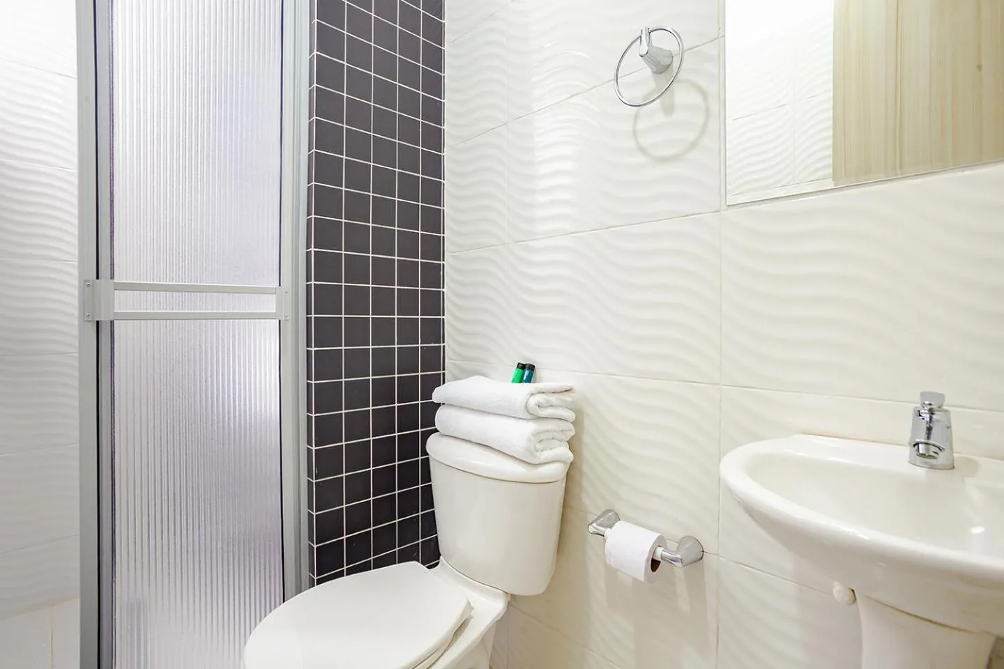 Bathroom in Montepinares Apartaestudios