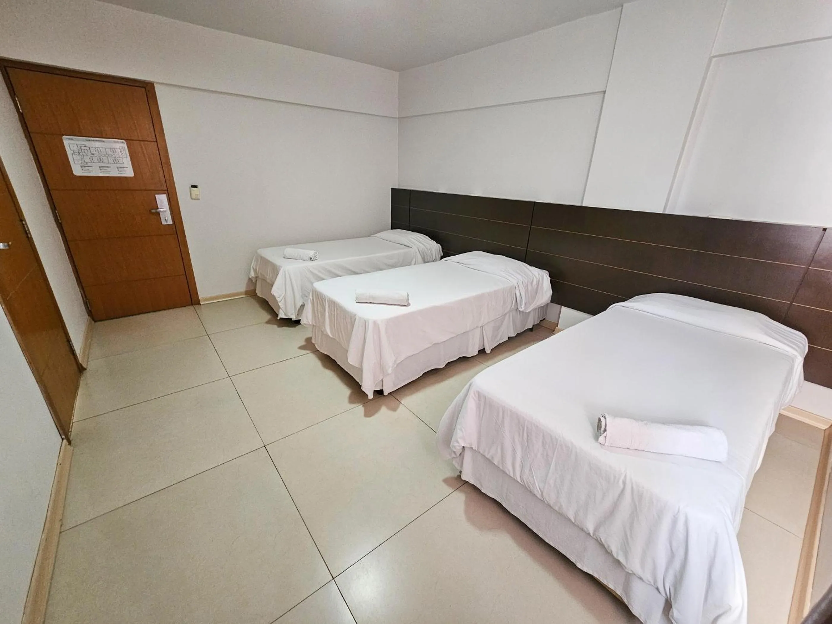 Bedroom, Bed in CLH Suítes Foz do Iguaçu