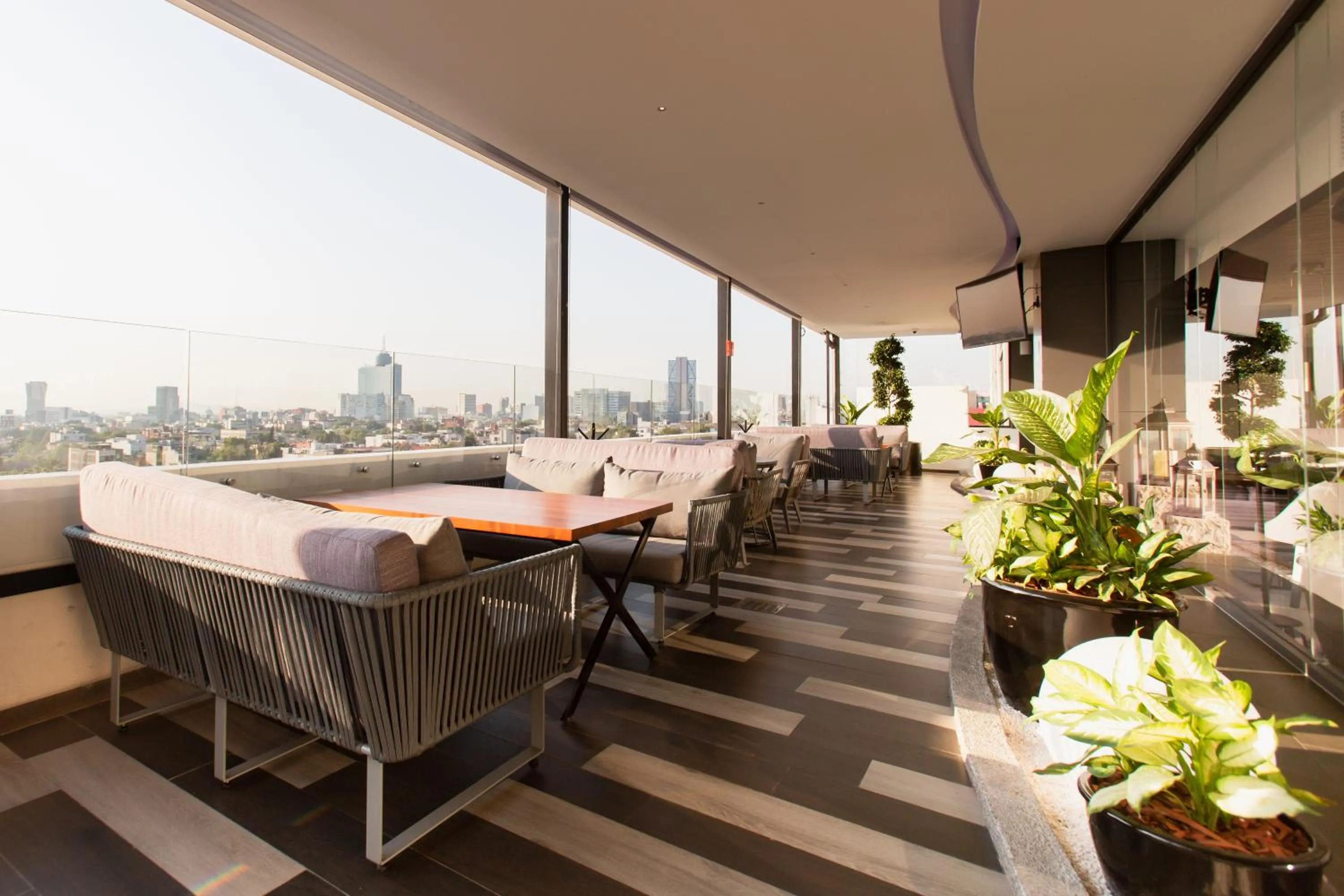 Restaurant/places to eat in HS HOTSSON CDMX Condesa Sur