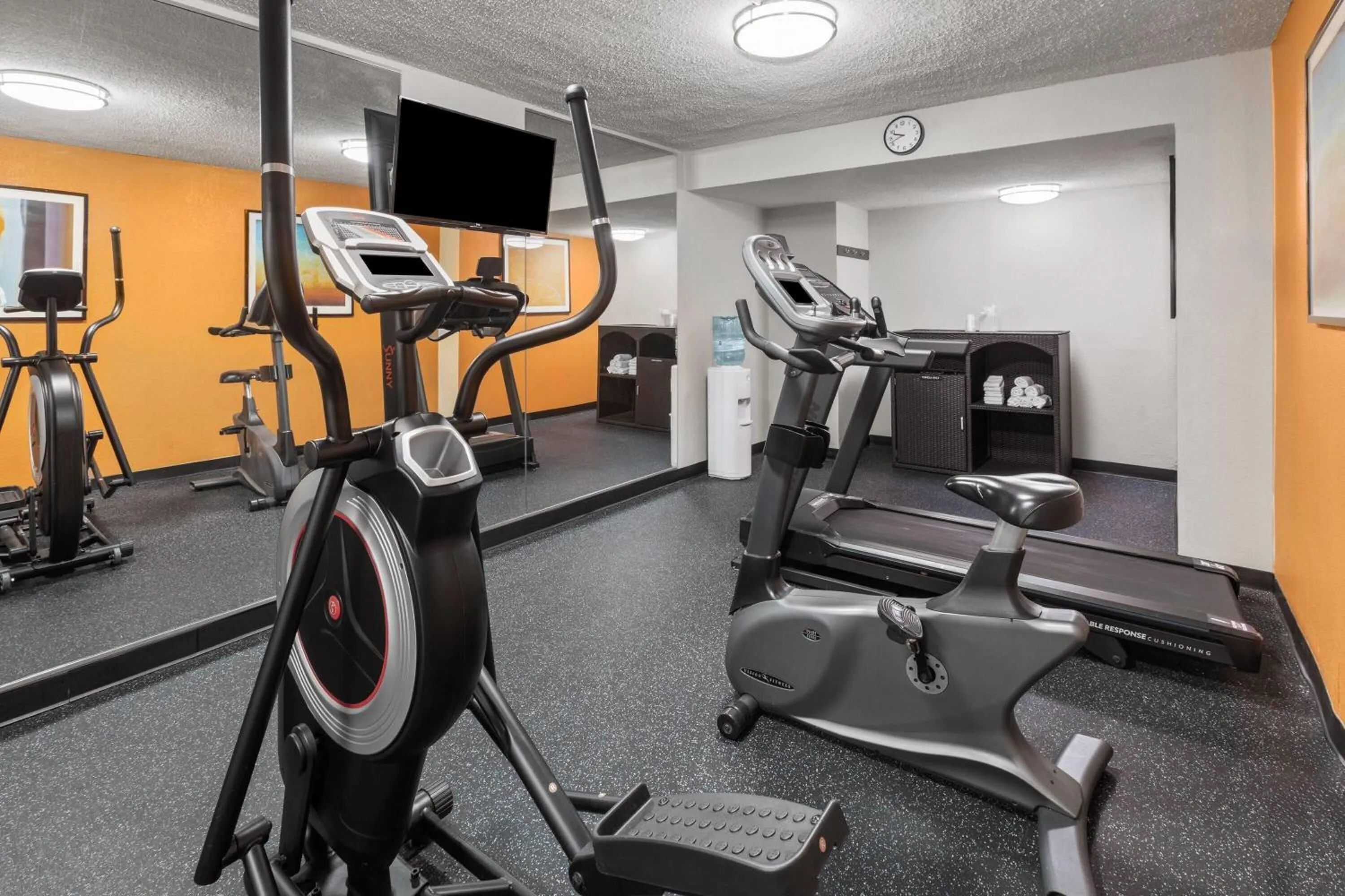 Fitness centre/facilities in Baymont by Wyndham Downtown Detroit