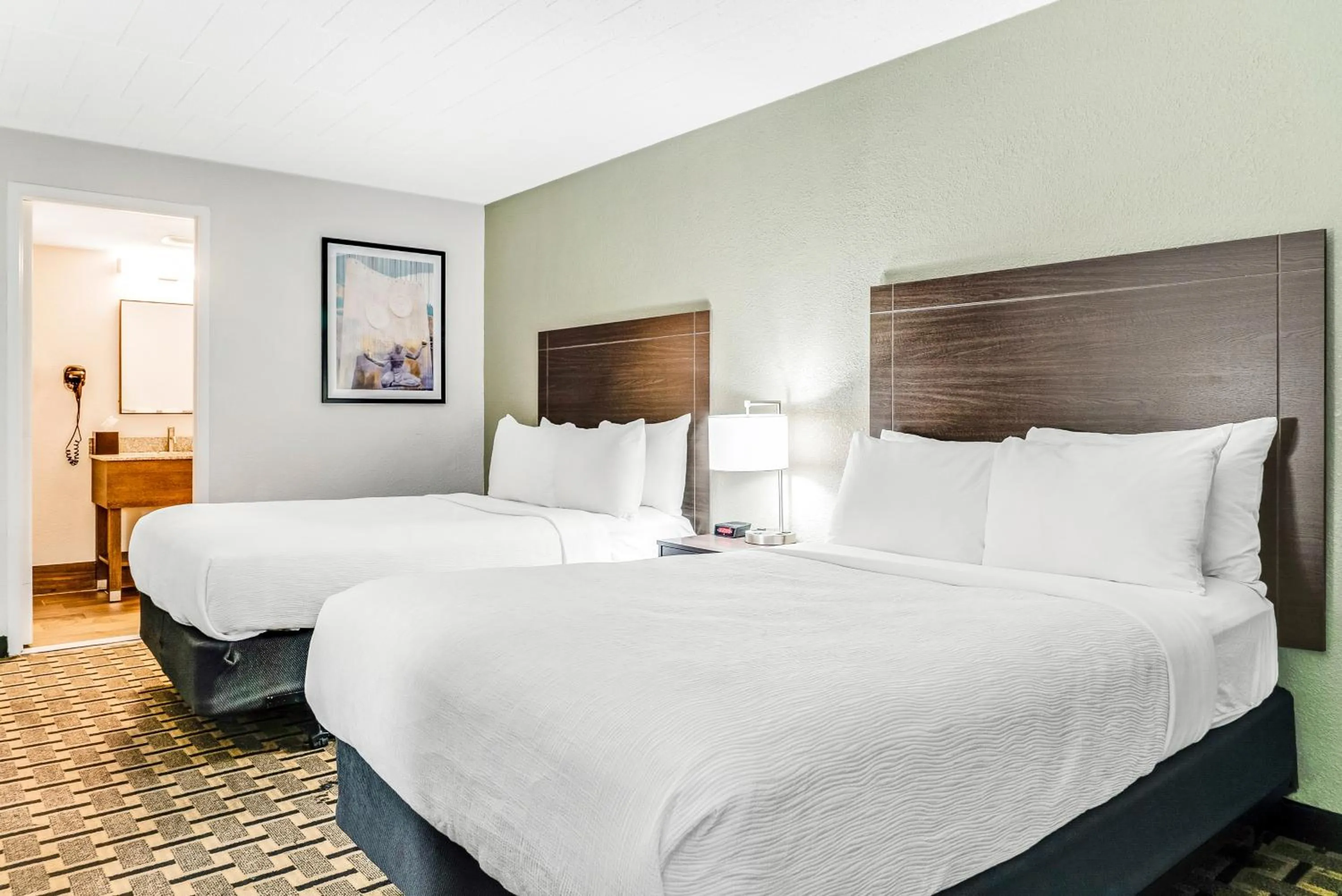 Photo of the whole room, Bed in Quality Inn Detroit Downtown