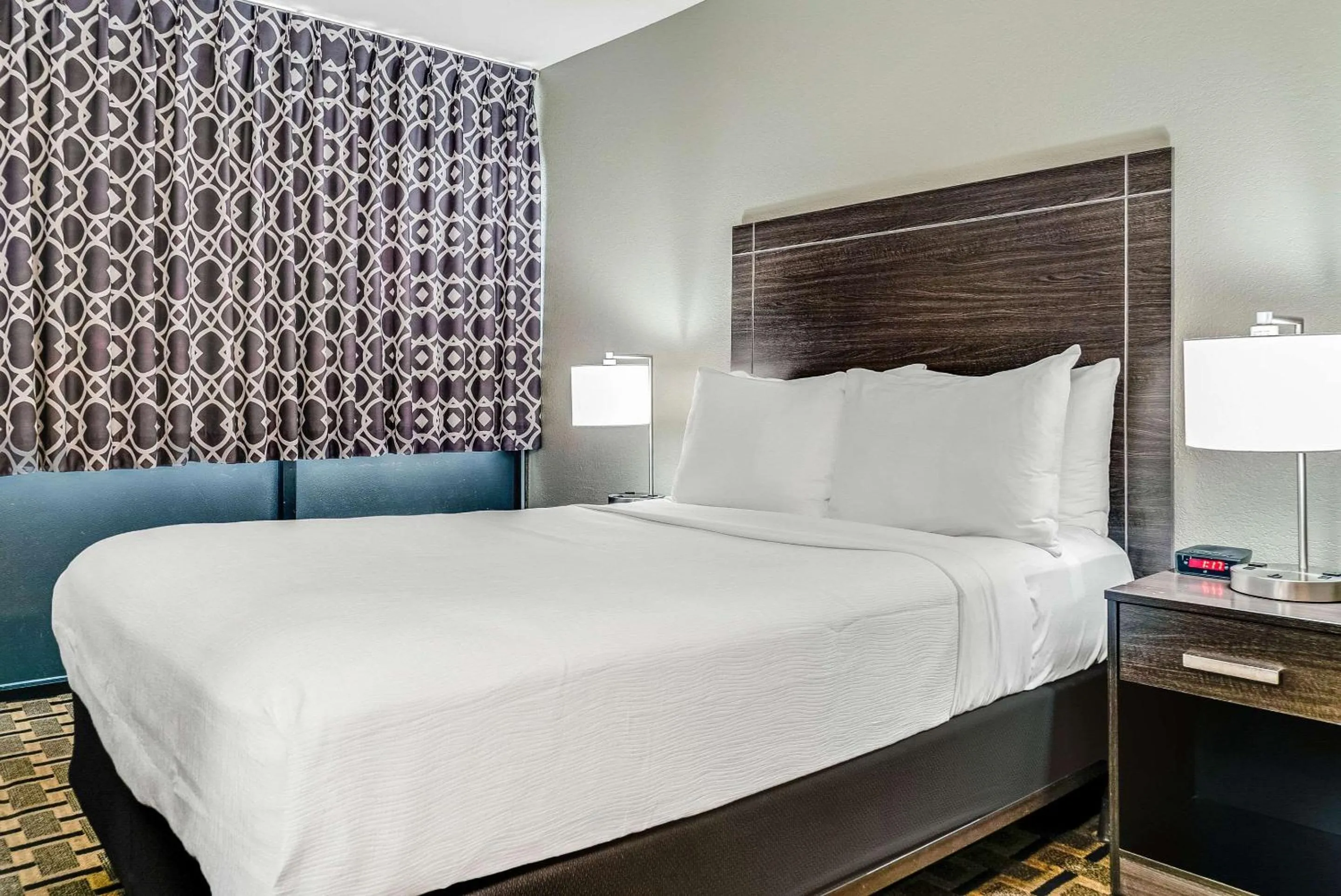 Bedroom, Bed in Quality Inn Detroit Downtown