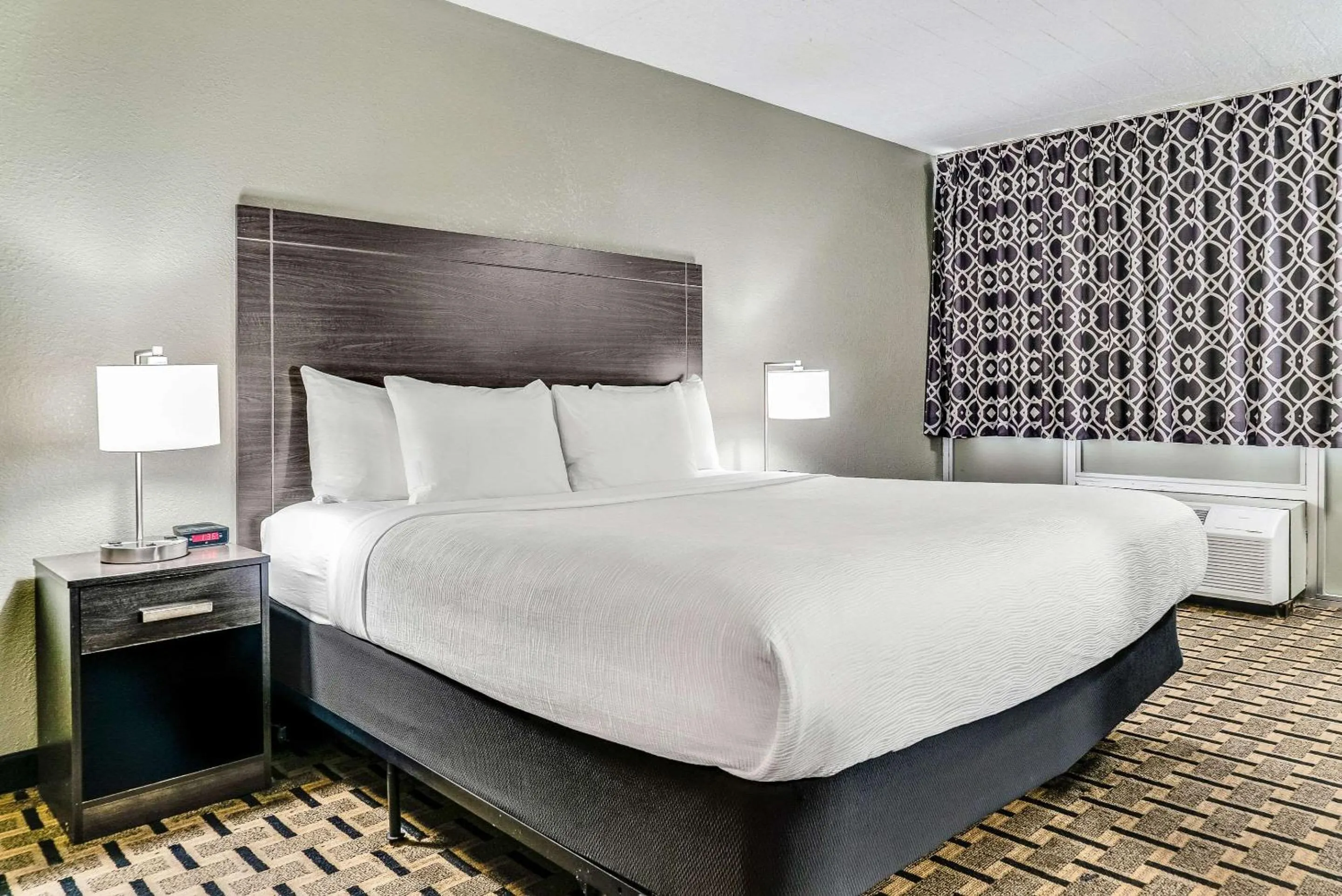 Bedroom, Bed in Quality Inn Detroit Downtown