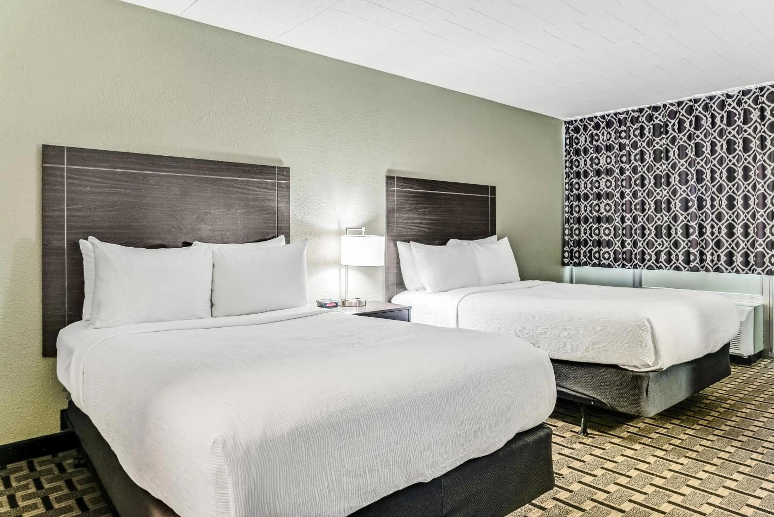 Photo of the whole room, Bed in Quality Inn Detroit Downtown