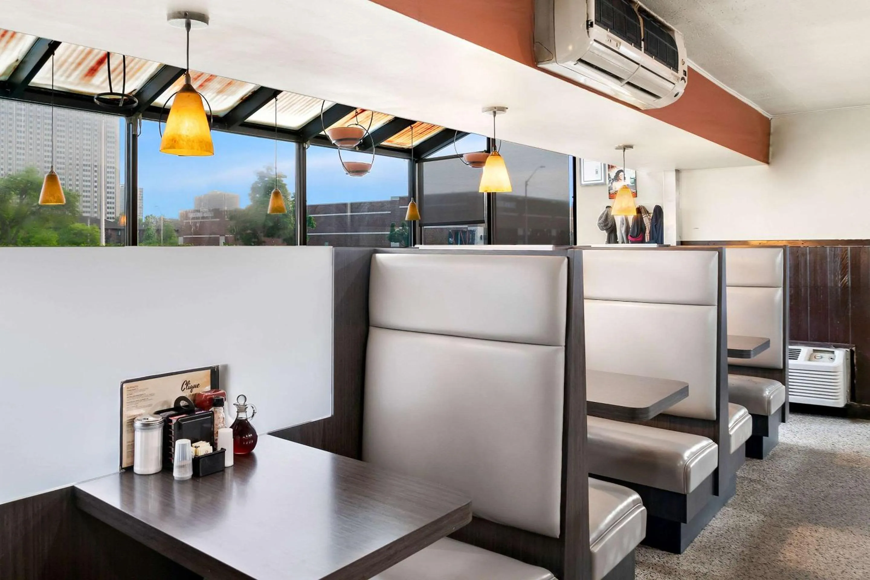 Breakfast in Quality Inn Detroit Downtown