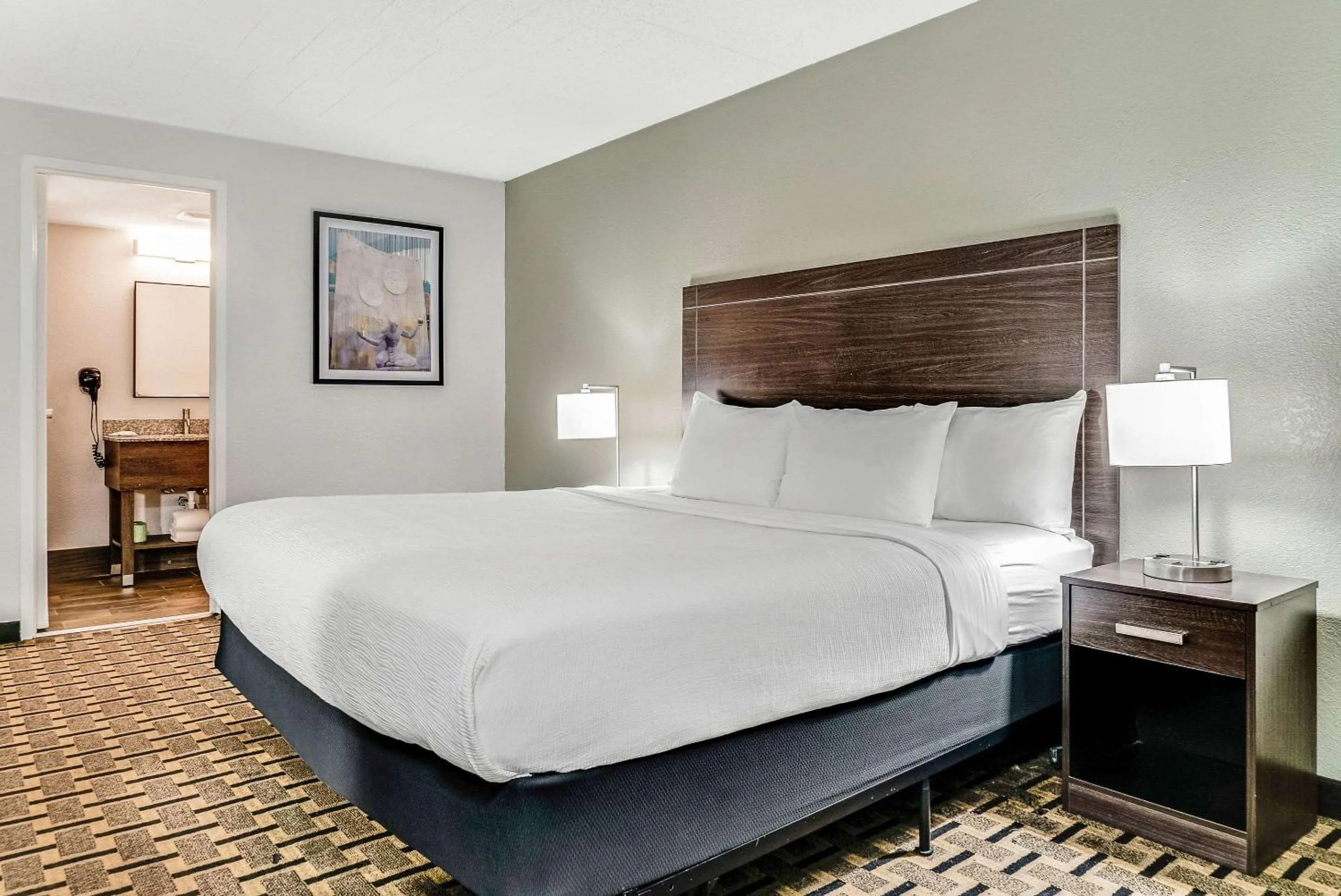 Bedroom, Bed in Quality Inn Detroit Downtown