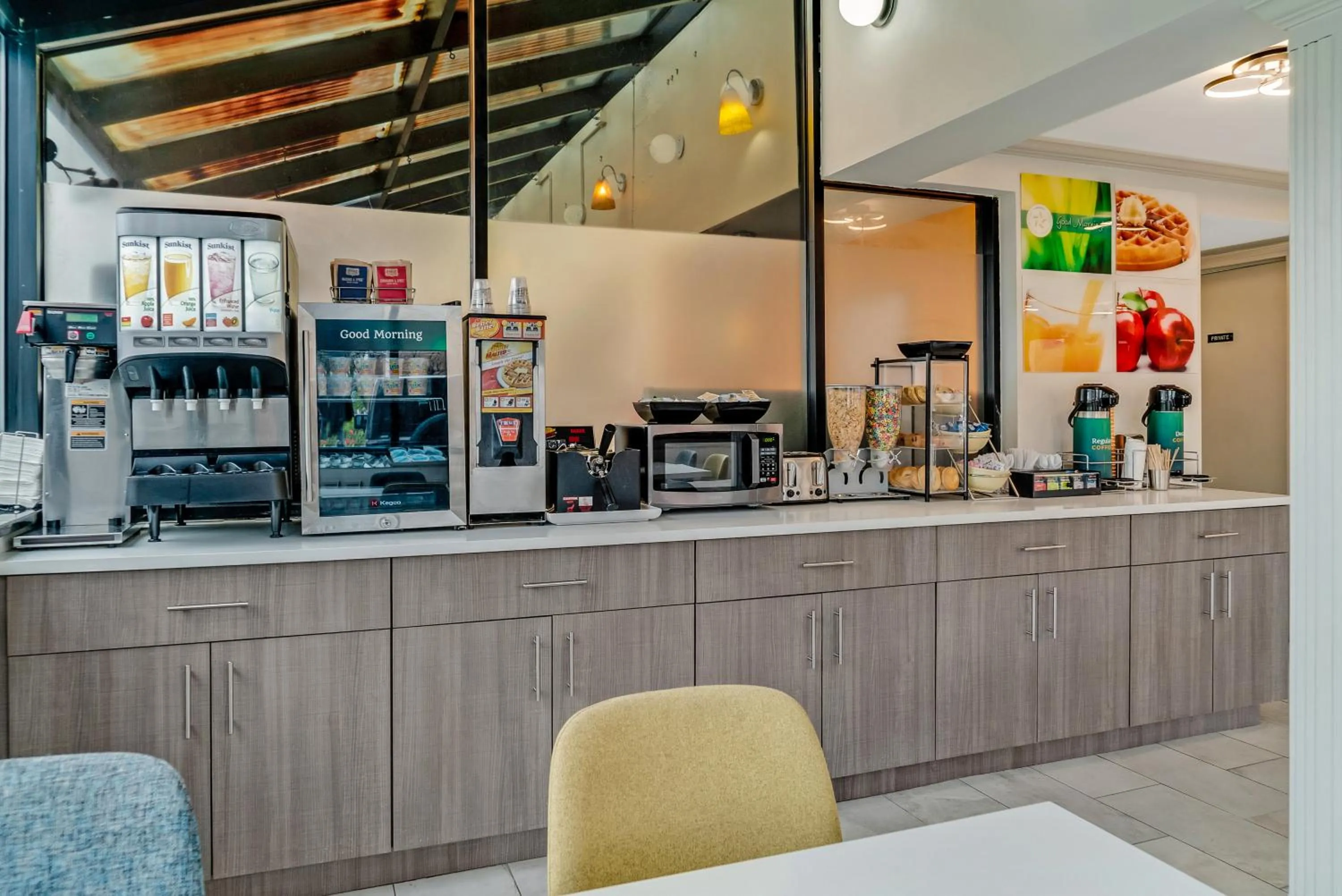 Continental breakfast in Quality Inn Detroit Downtown