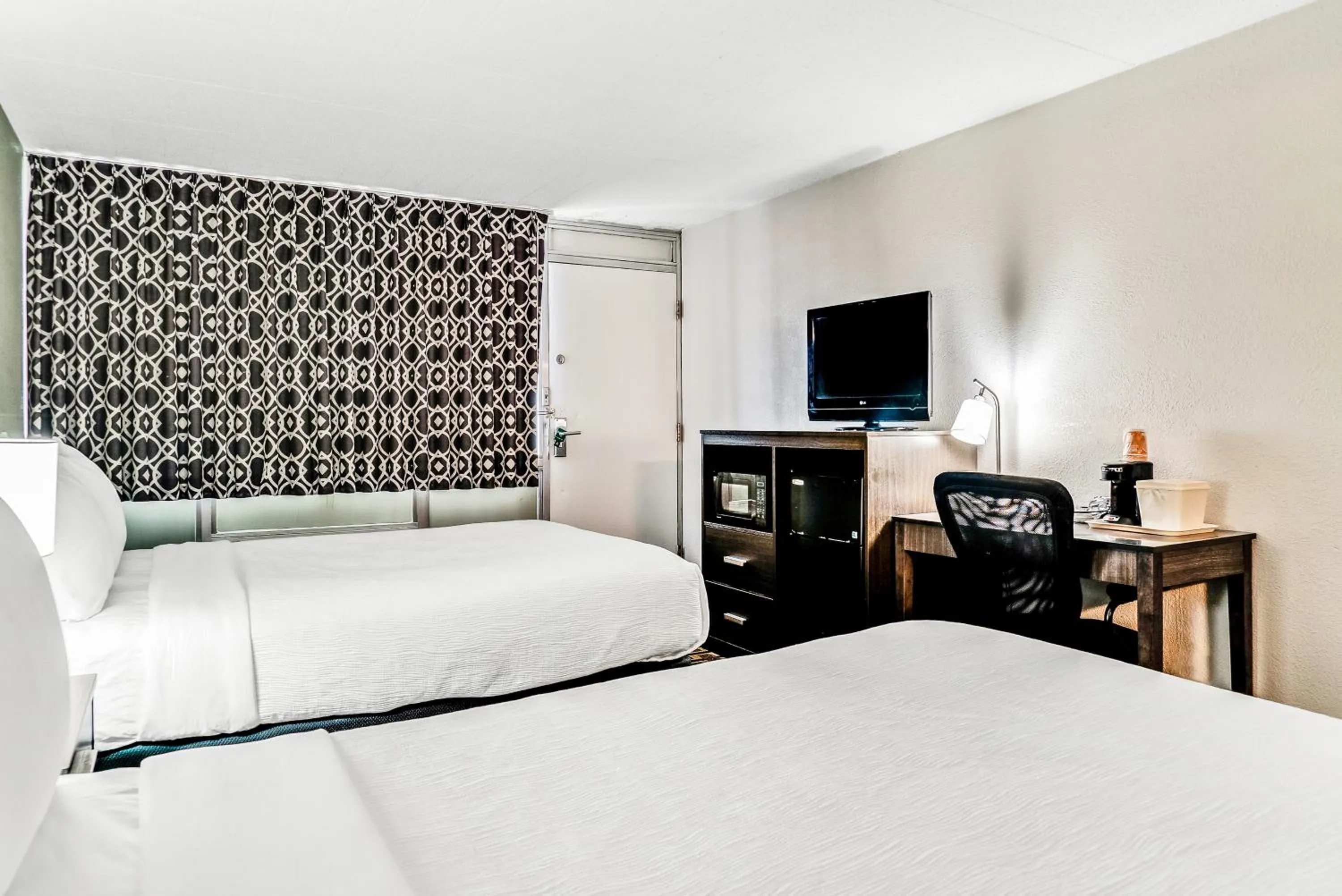 Photo of the whole room, Bed in Quality Inn Detroit Downtown