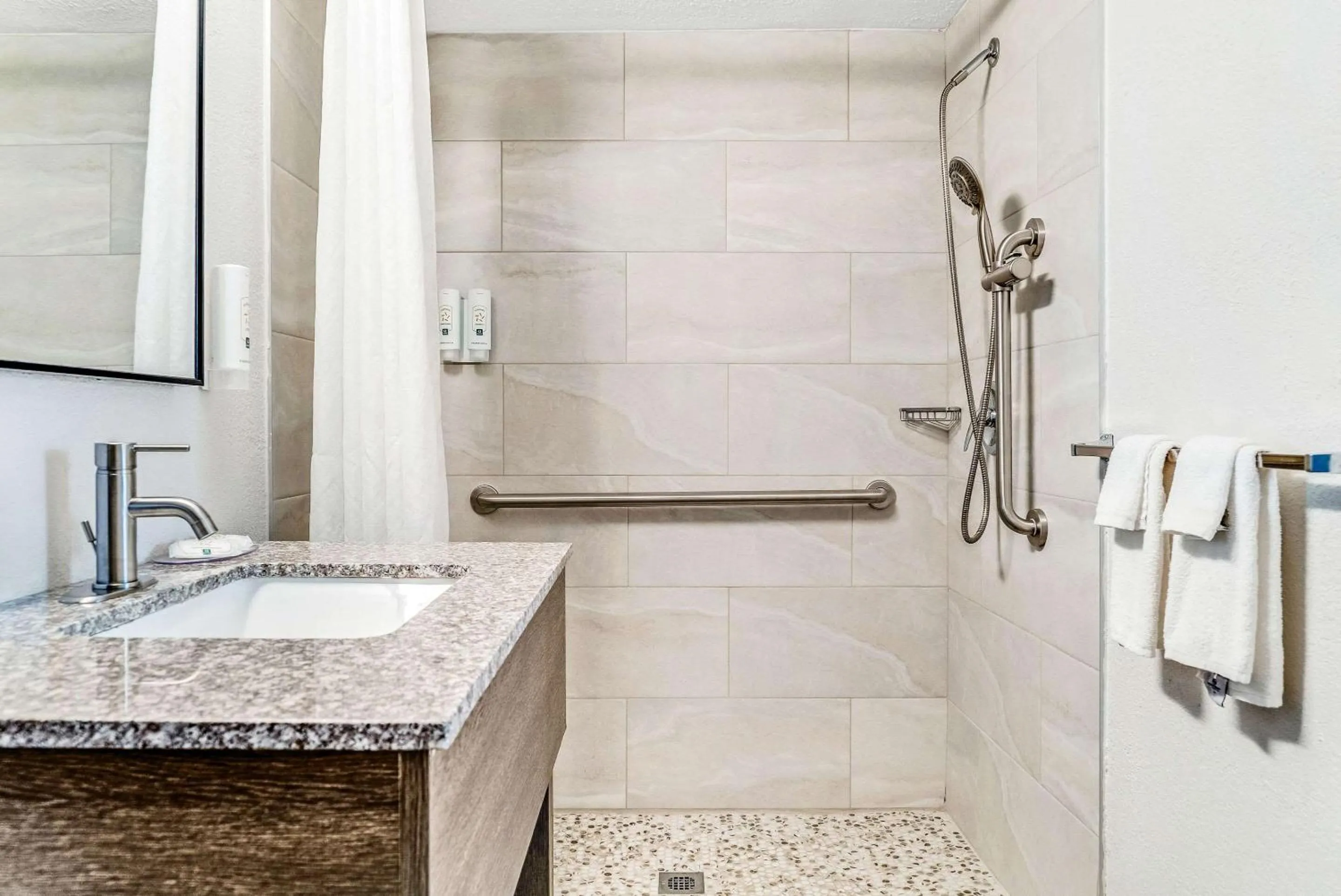 Bedroom in Quality Inn Detroit Downtown