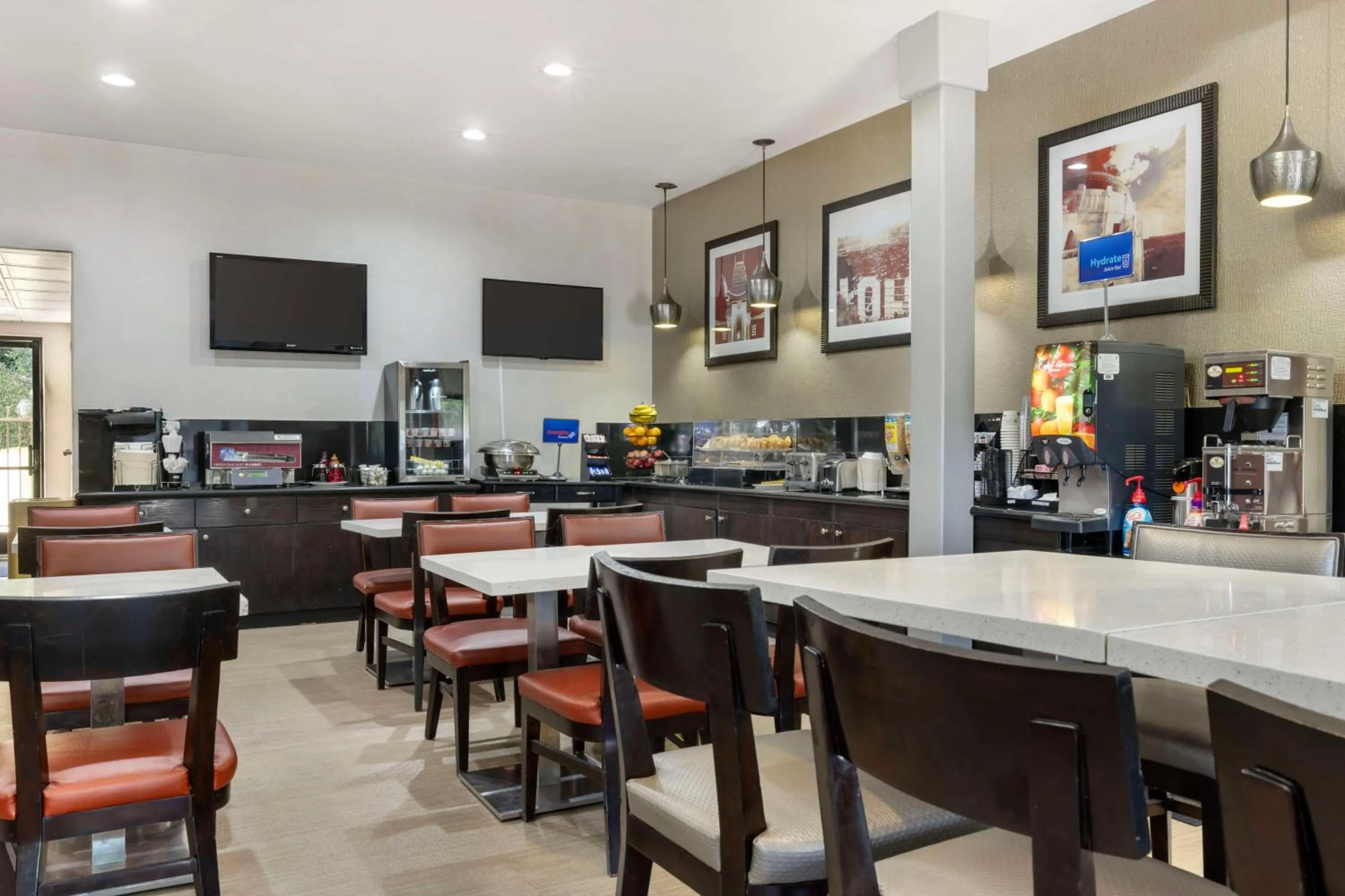 Breakfast in Best Western Royal Palace Inn & Suites