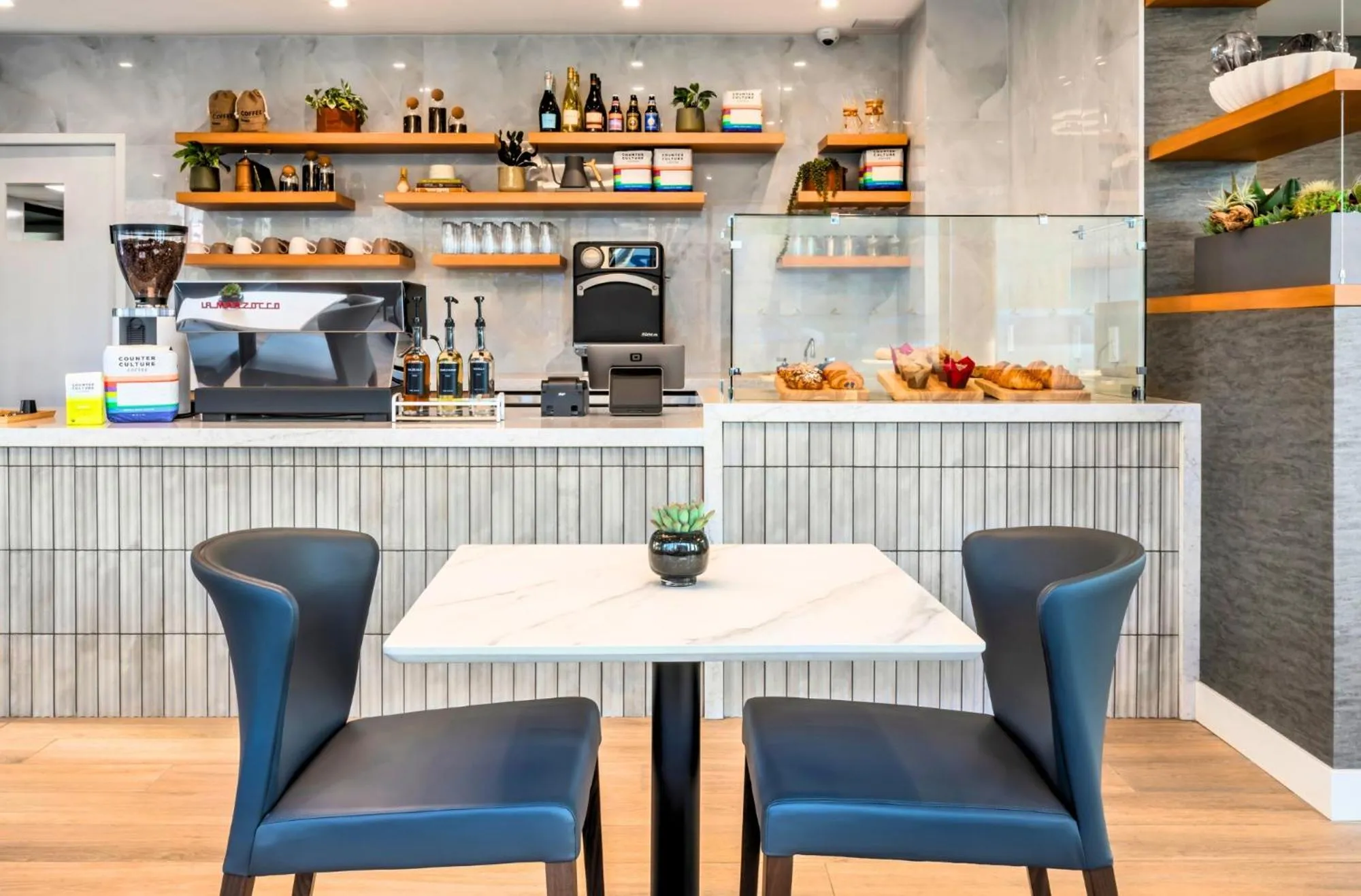 Restaurant/places to eat in Olivia Hotel