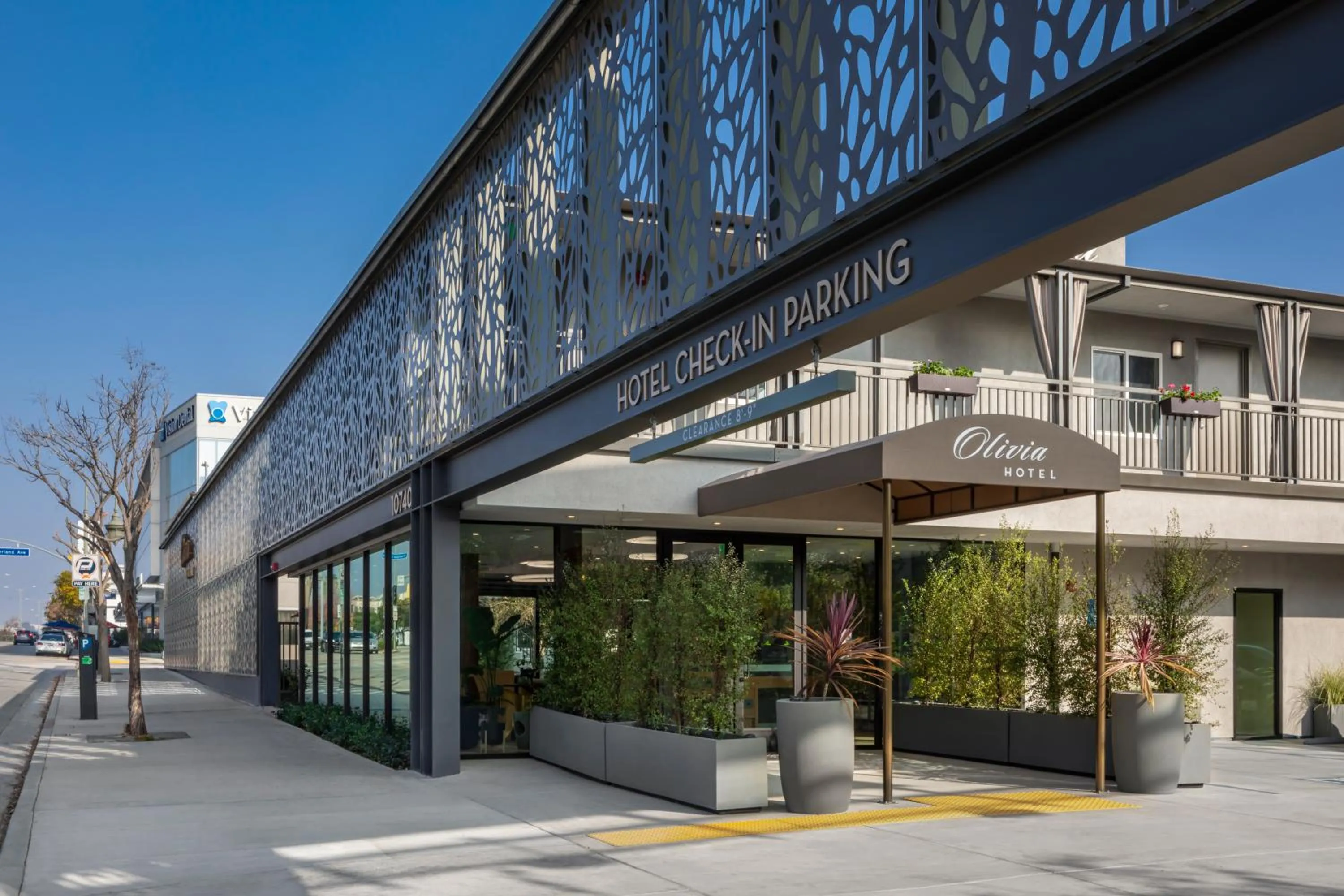 Facade/entrance in Olivia Hotel