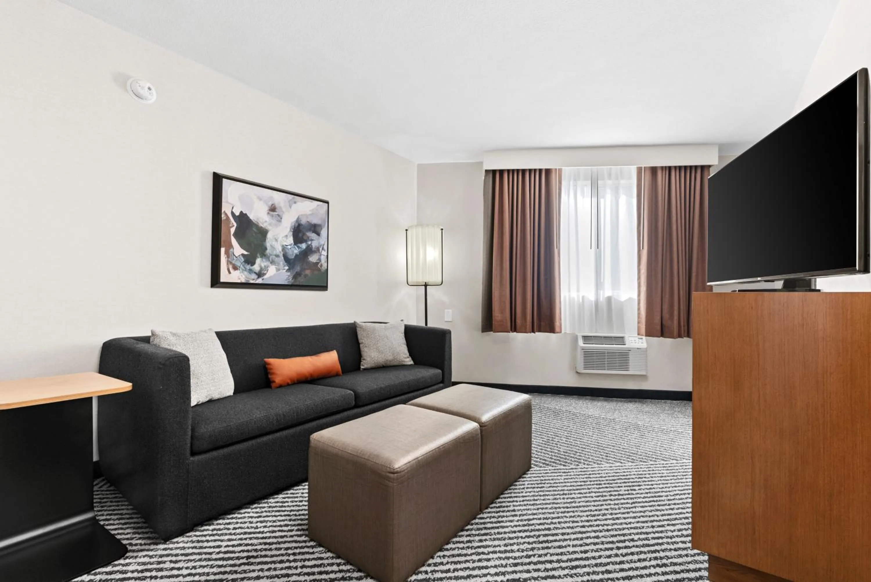 Living room in Royal Palace Westwood Hotel