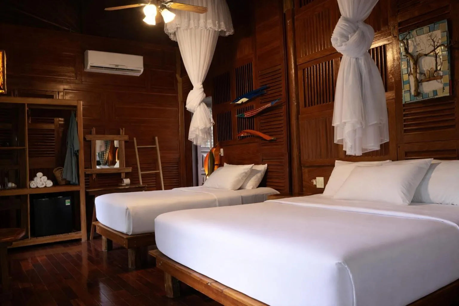 Bed in Mekong Silt Ecolodge - Pool & Half-Board Included