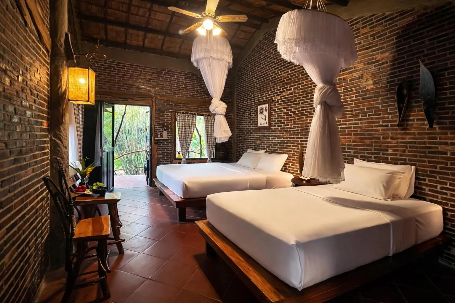 Bed in Mekong Silt Ecolodge - Pool & Half-Board Included