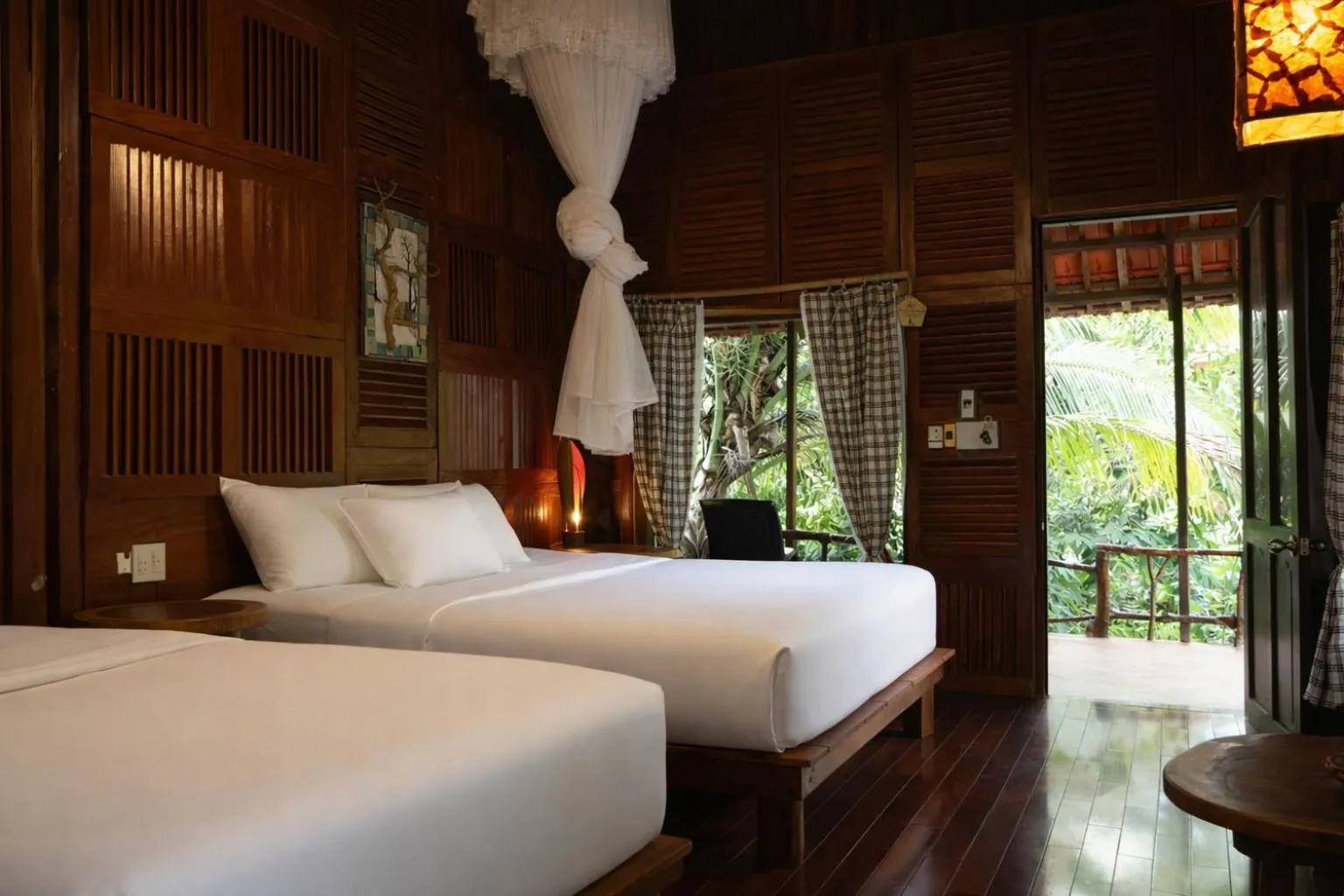 Bed in Mekong Silt Ecolodge - Pool & Half-Board Included