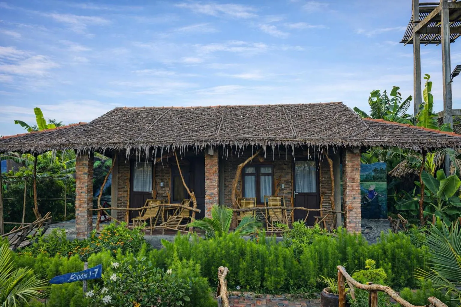 Day in Mekong Silt Ecolodge - Pool & Half-Board Included
