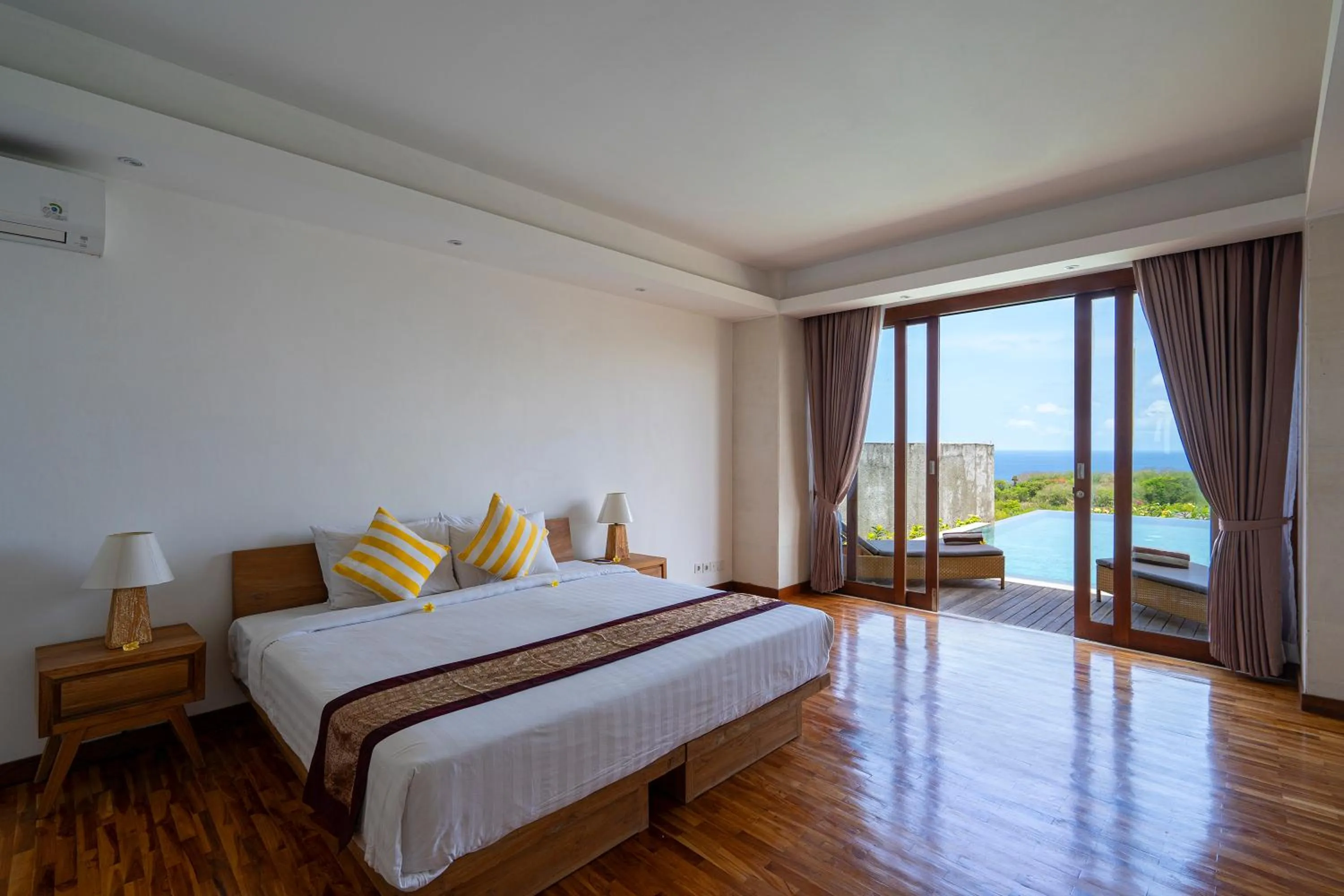 Bed in Moritz Palm Villa