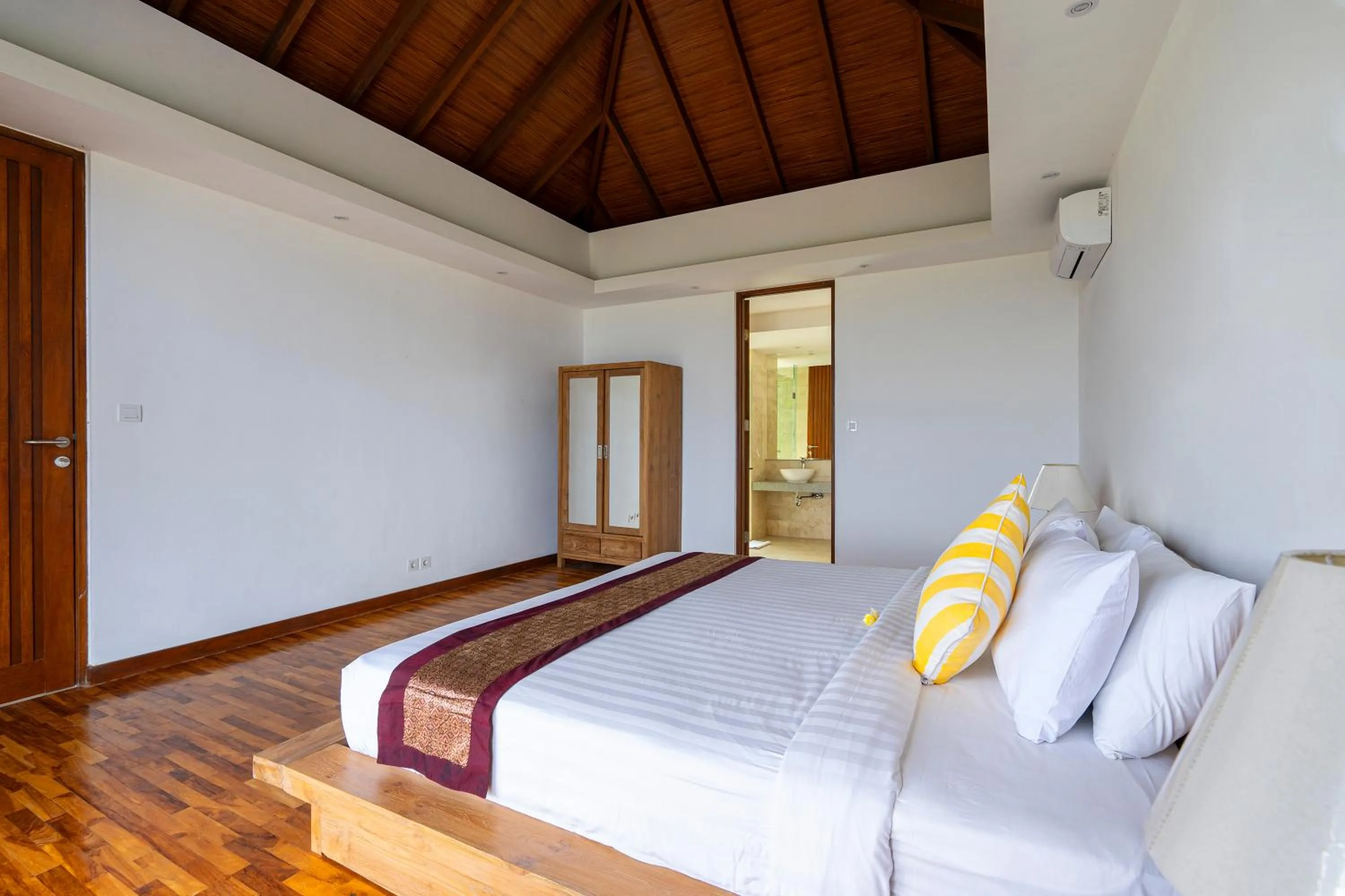 Bed in Moritz Palm Villa