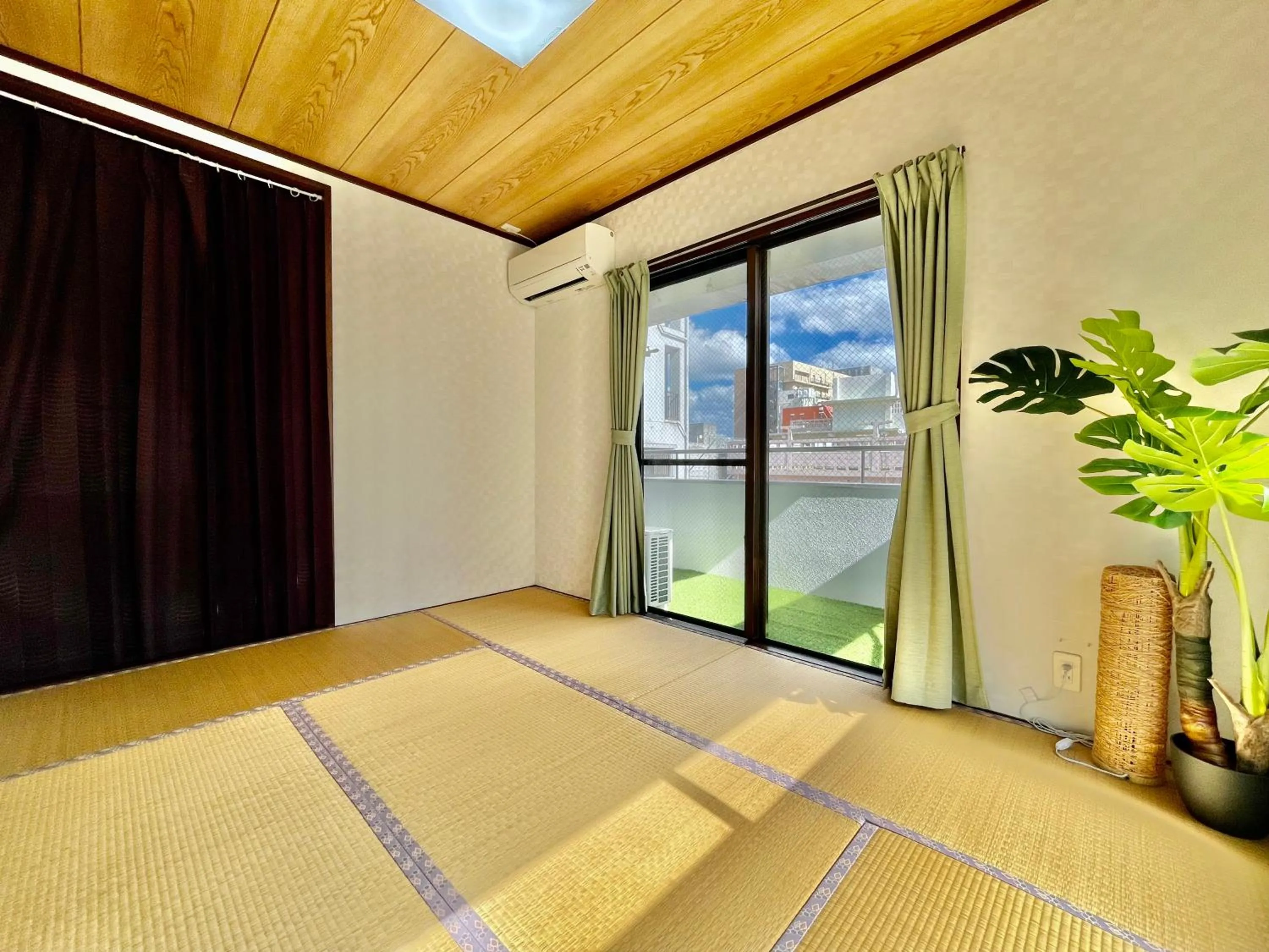 Balcony/Terrace, Bed in West Villa