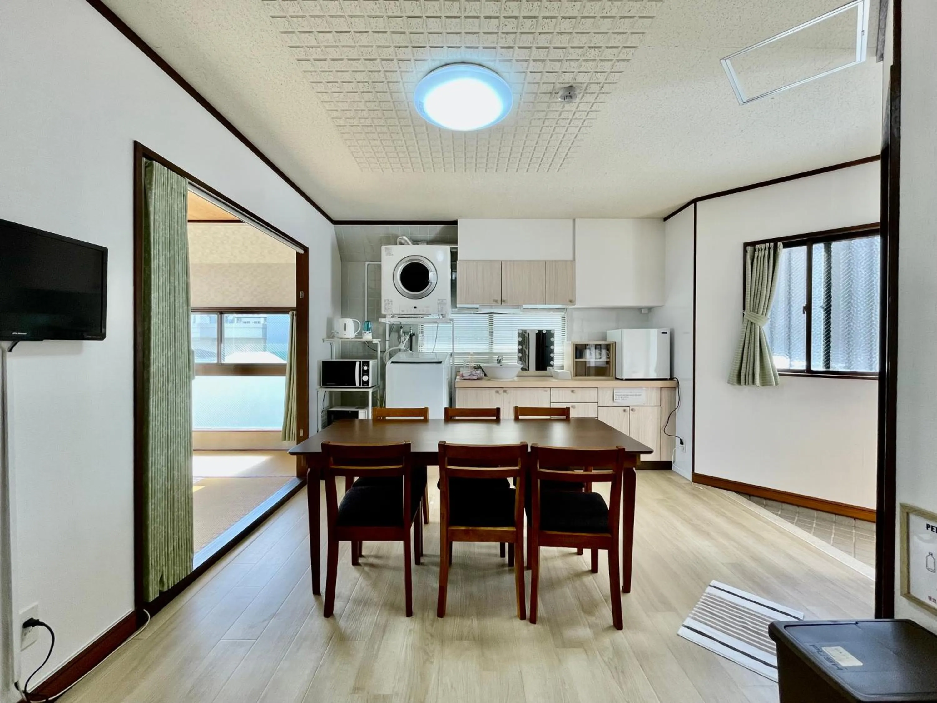 Dining area in West Villa