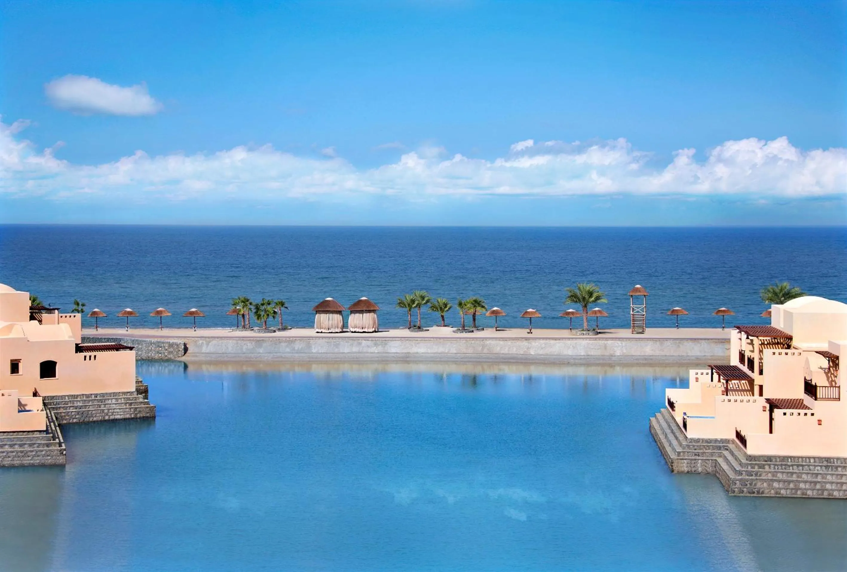 Beach in The Cove Rotana Resort - Ras Al Khaimah