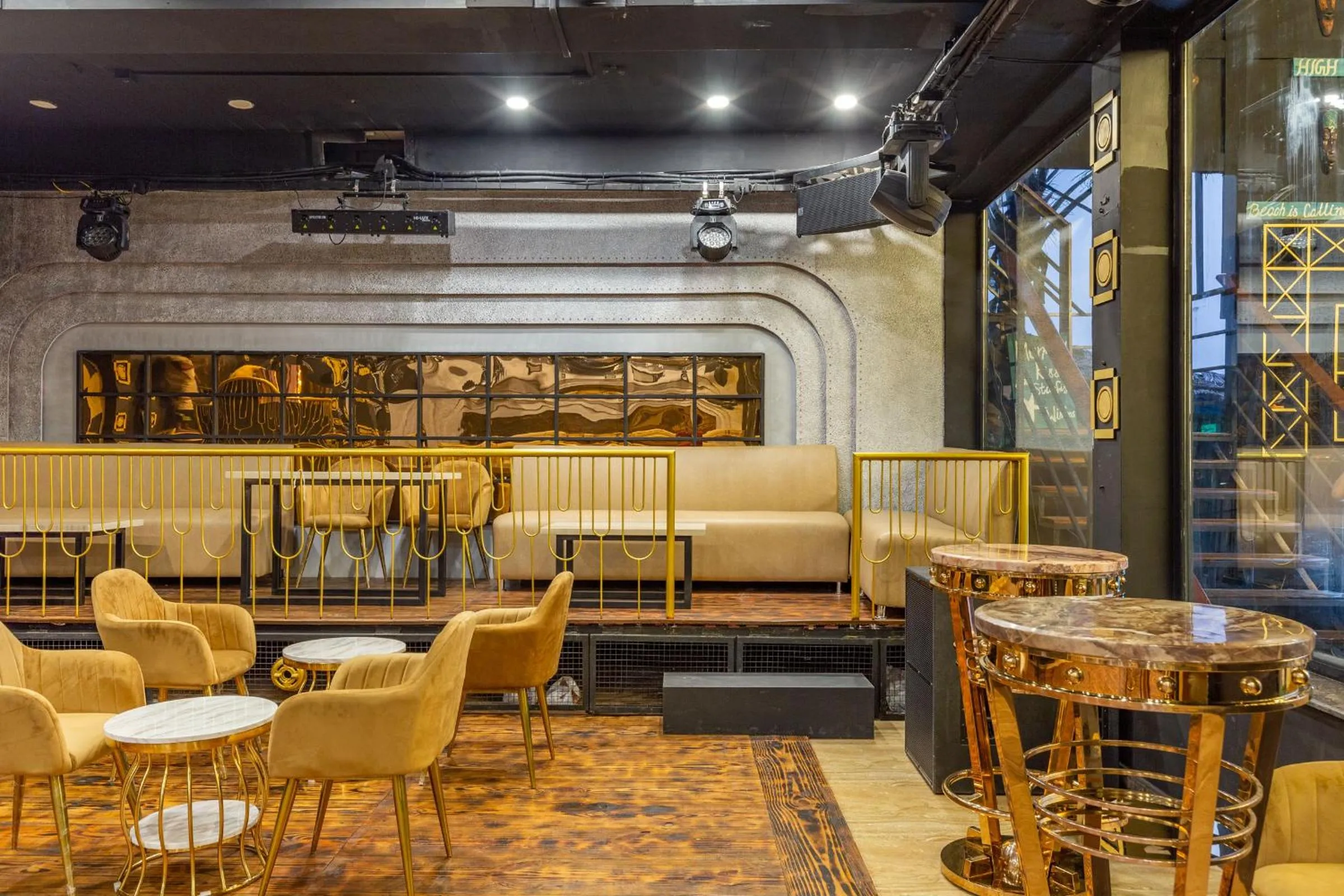 Nightclub / DJ in Amara Oceanfront Resort & Club Baga