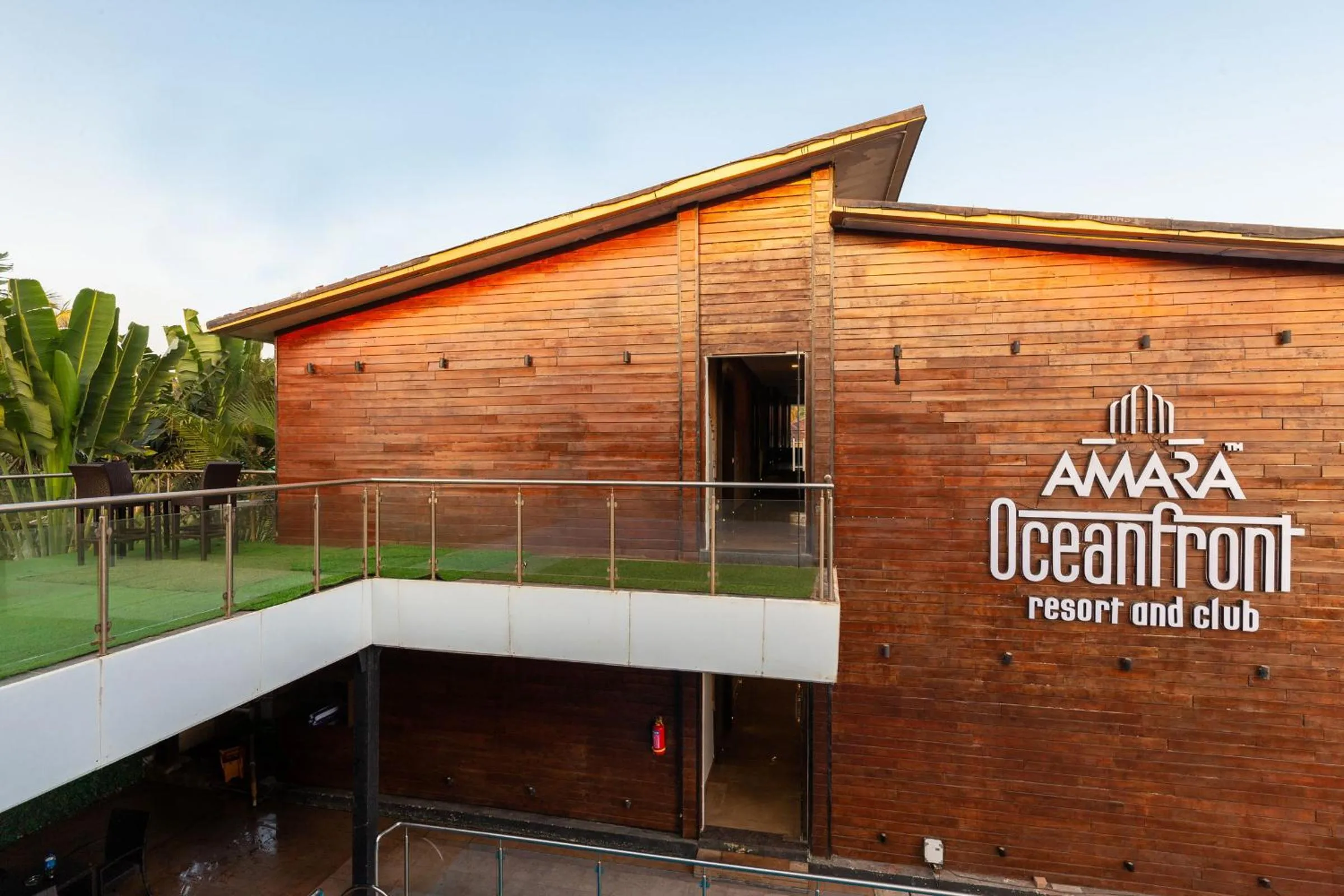 Seating area in Amara Oceanfront Resort & Club Baga
