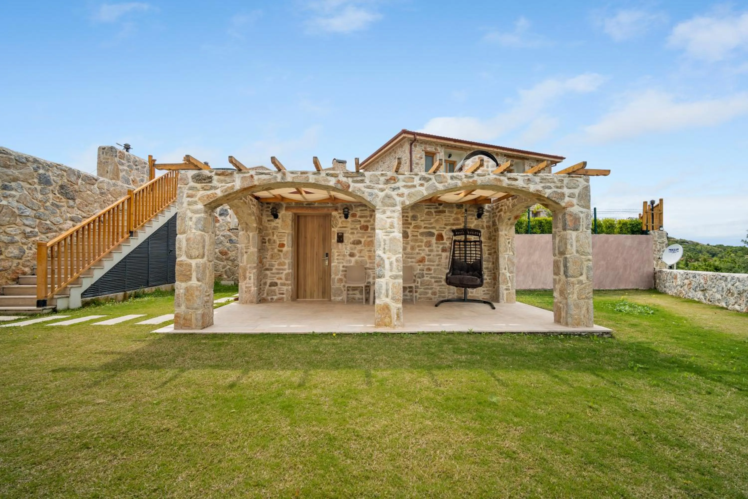 Property building in ZEYT INN HOTEL