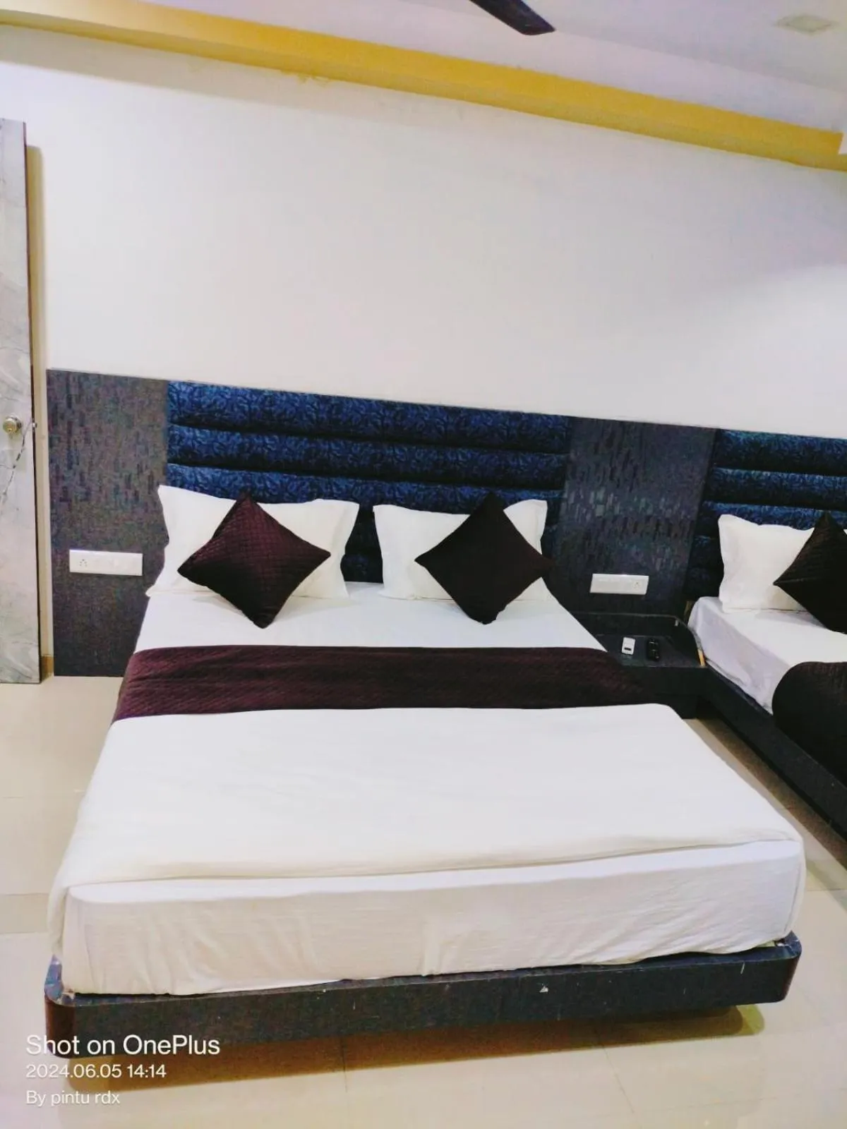 Bed in Hotel Mansarovar,Vadodara