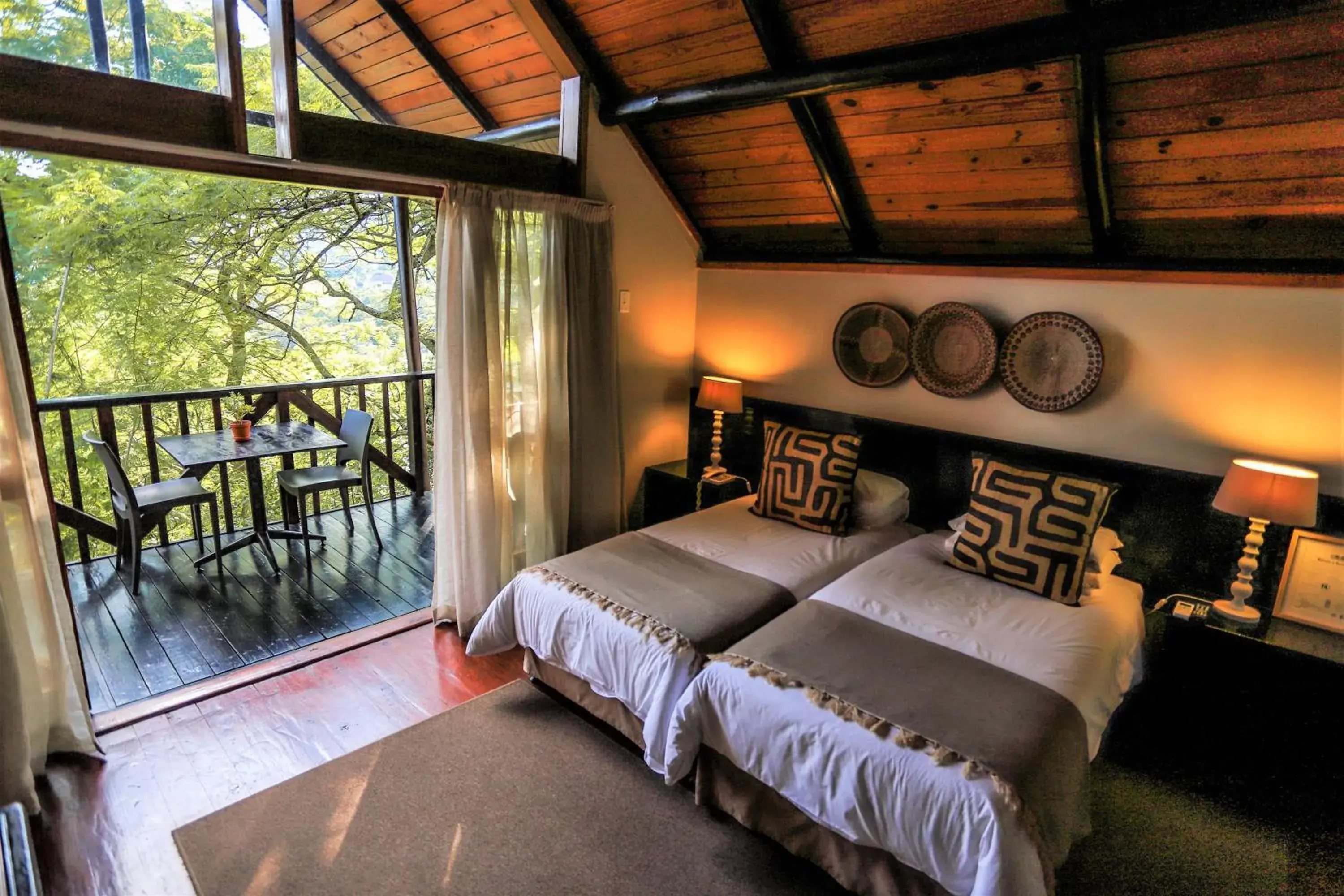 Double or Twin Room with Balcony - single occupancy in Mantenga Lodge Double or Twin Room with Balcony - single occupancy in Mantenga Lodge