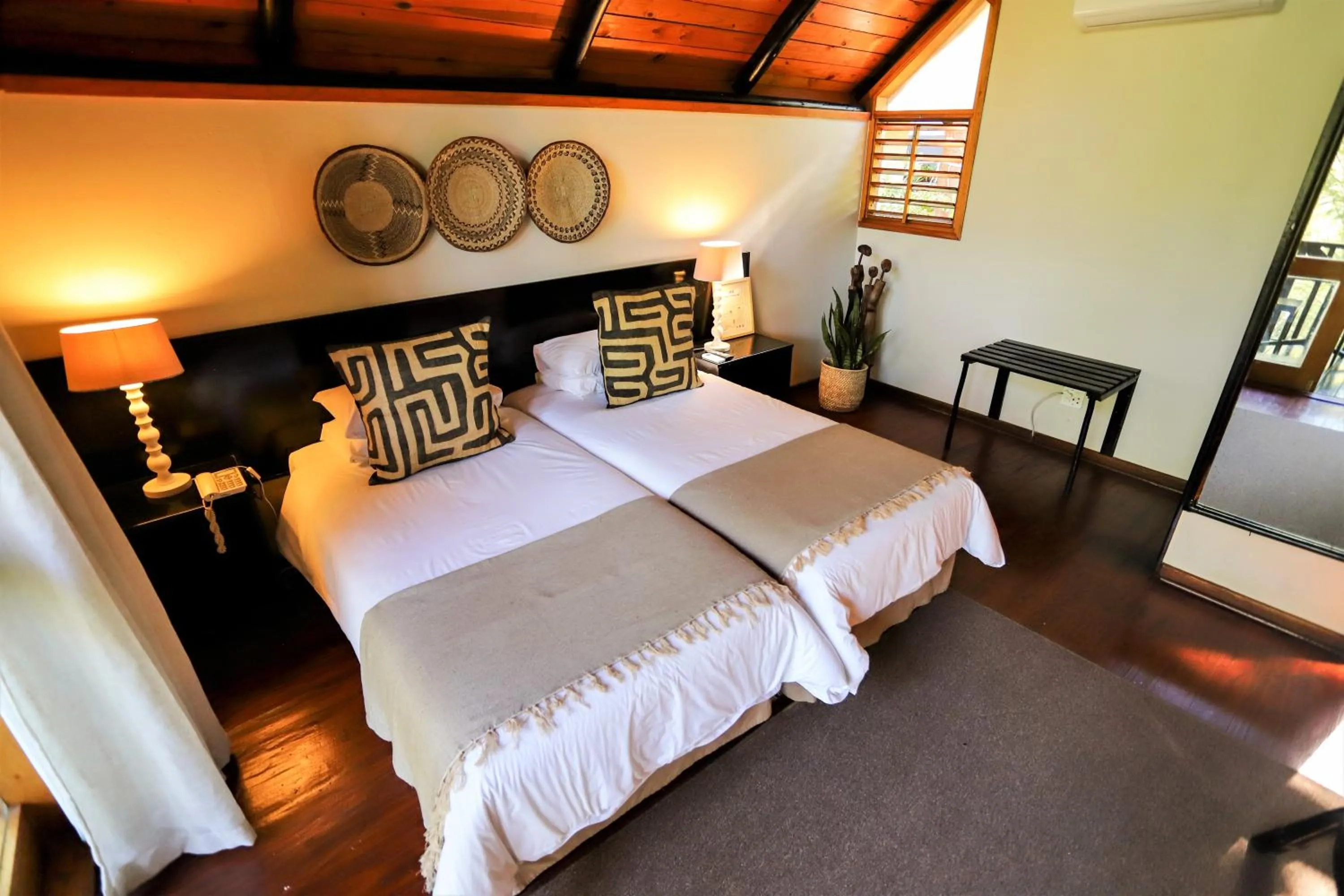 Bedroom, Bed in Mantenga Lodge