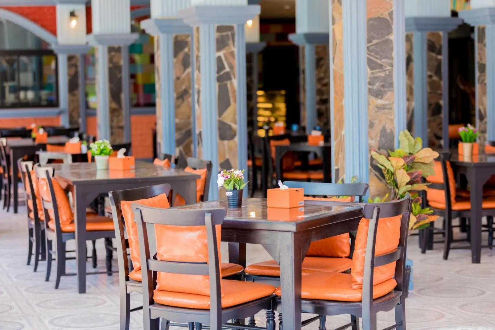 Restaurant/places to eat in Kerton Hostel