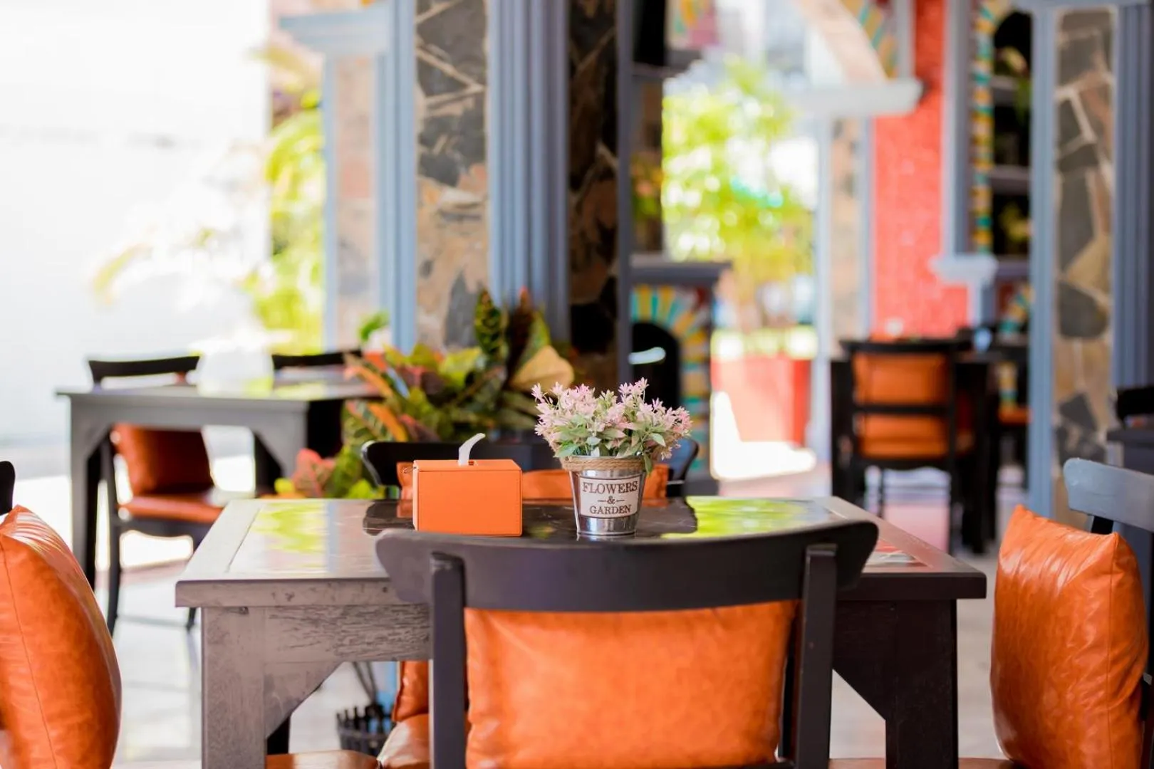 Restaurant/places to eat in Kerton Hostel