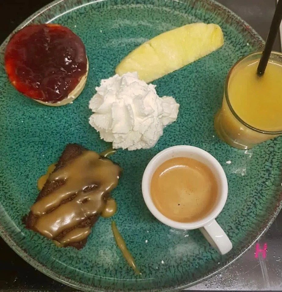 Restaurant/places to eat in Hotel Villa La Tour