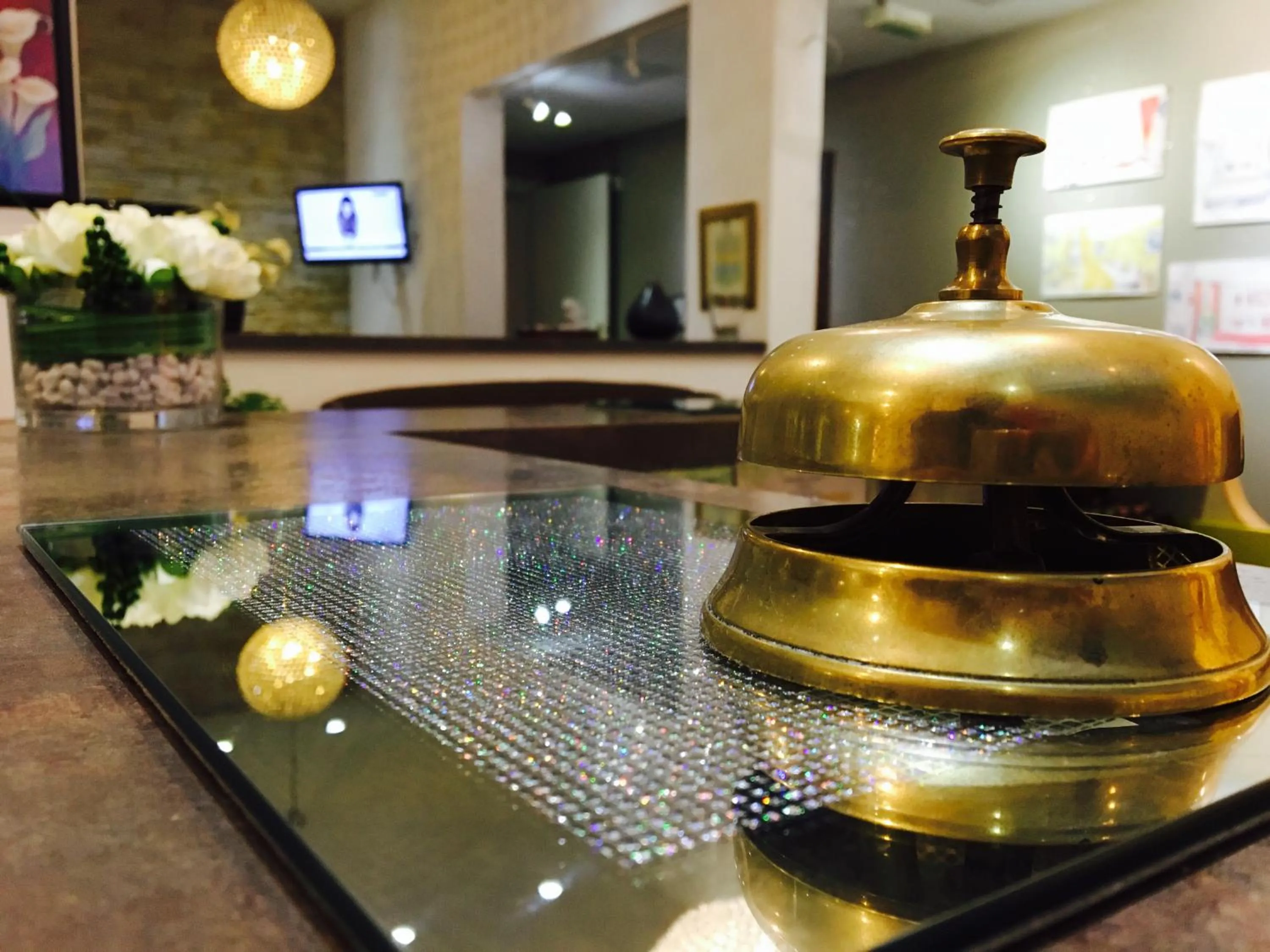 Communal lounge/ TV room in Hotel Villa La Tour