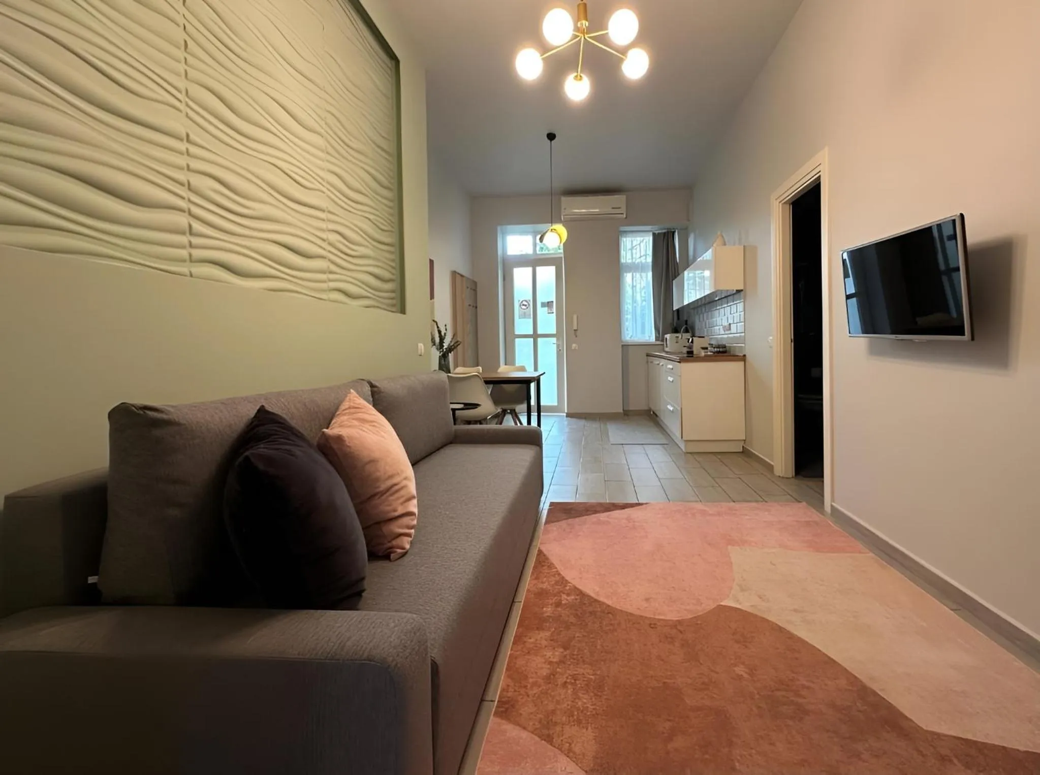 Communal lounge/ TV room in Butik Art Hotel