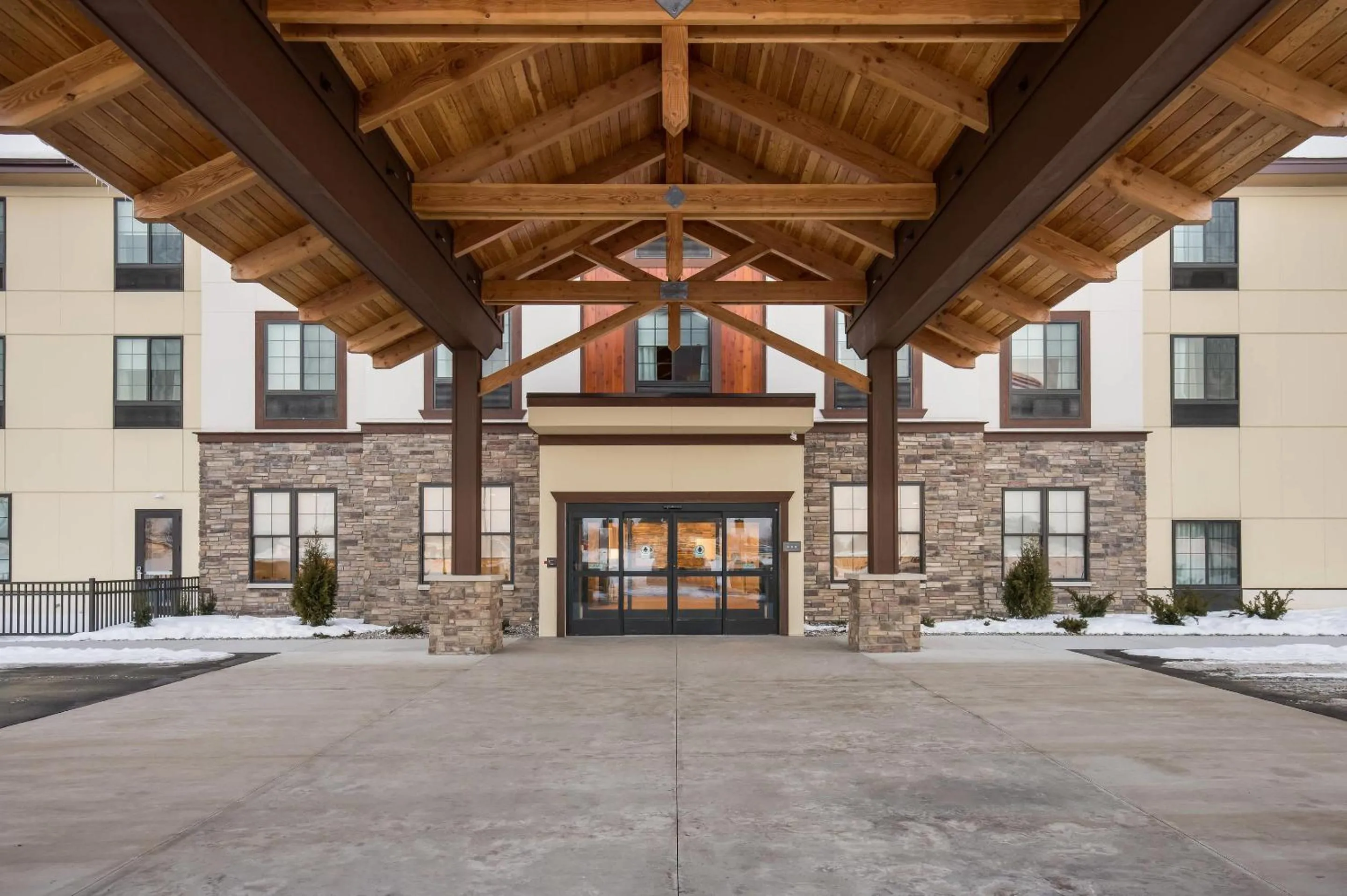 Property building in MainStay Suites Gaylord