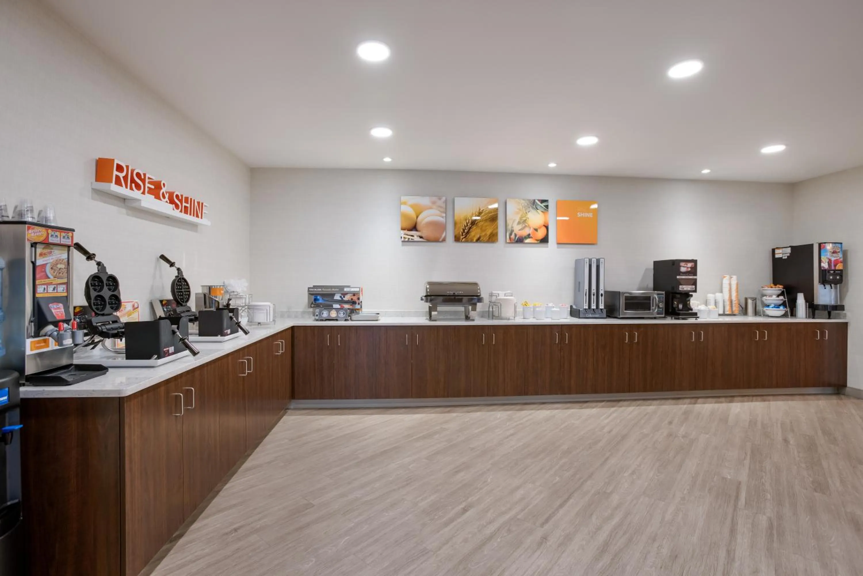 Breakfast in MainStay Suites Gaylord