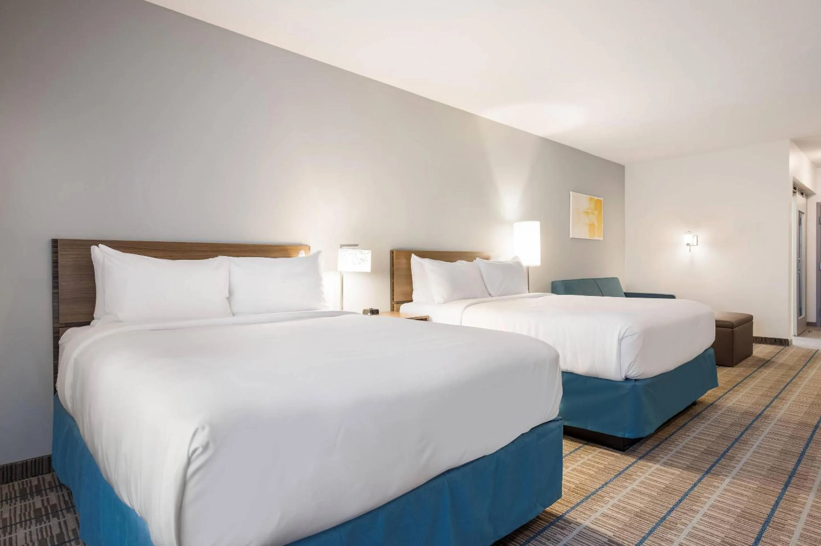 Bedroom, Bed in MainStay Suites Gaylord