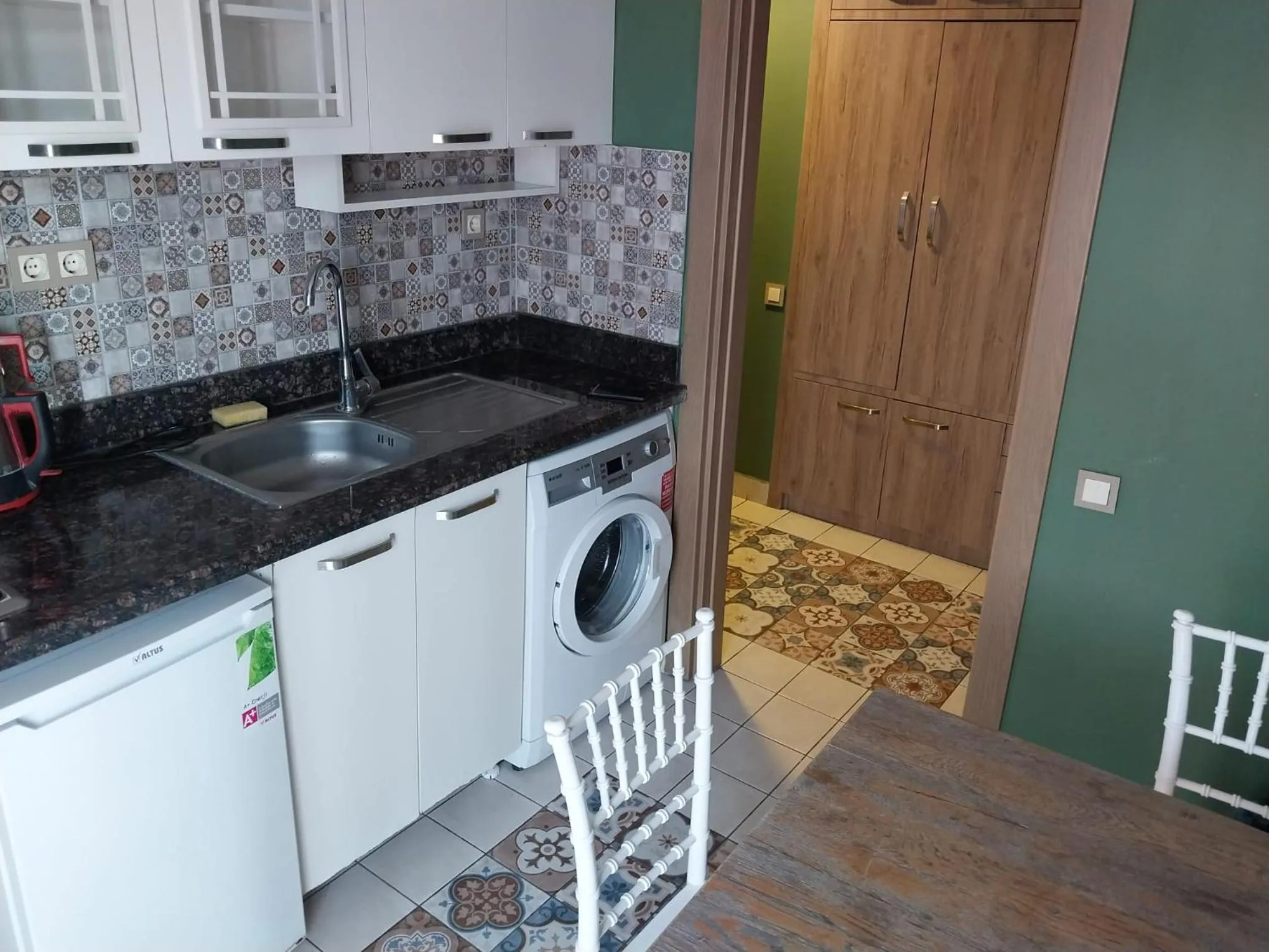Kitchen or kitchenette in BUTİK 24 SUİTES