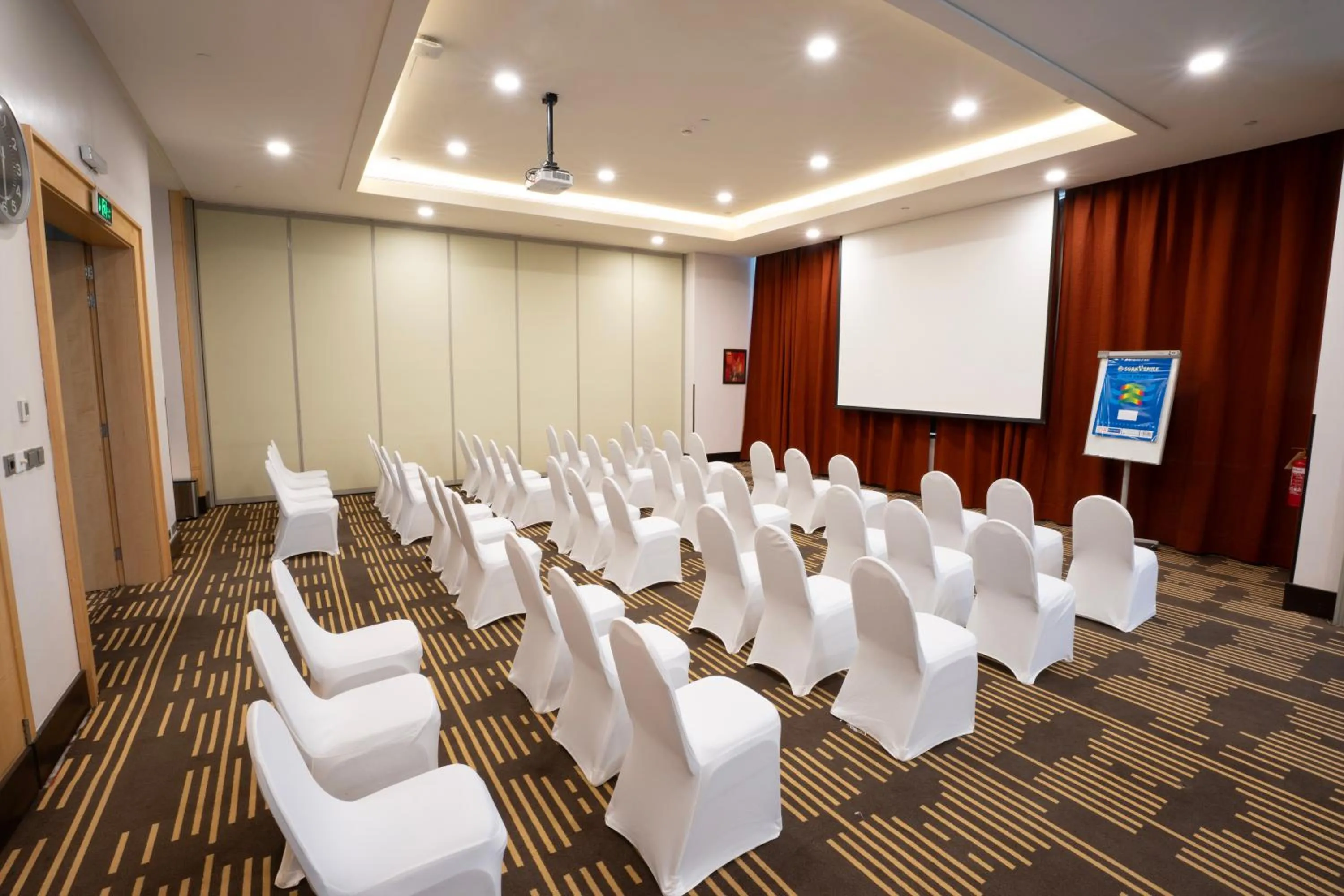 Meeting/conference room in Holiday Inn Olaya by IHG