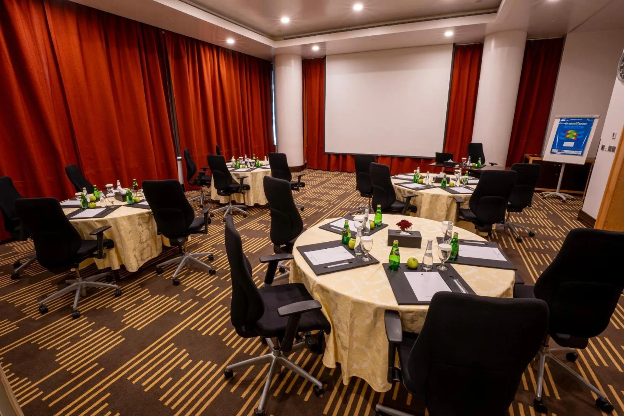 Meeting/conference room in Holiday Inn Olaya by IHG