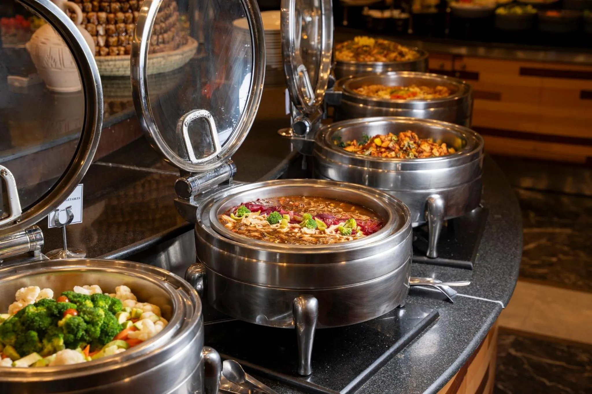 Restaurant/places to eat in Holiday Inn Olaya by IHG