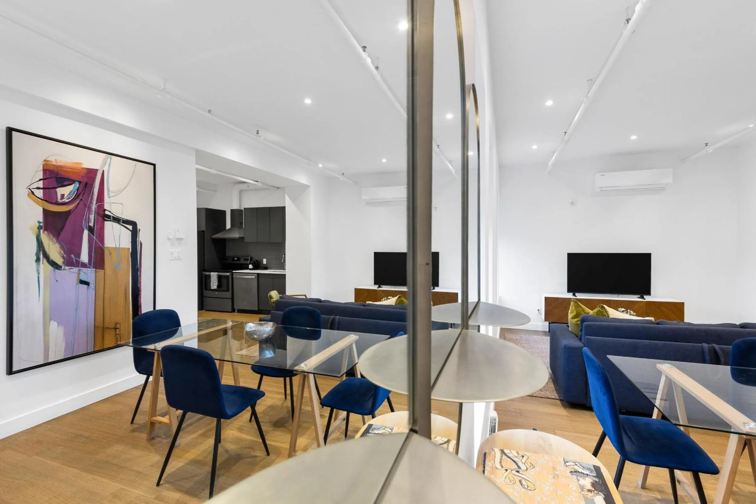 Bakan- Quartier des Congres, Convention District